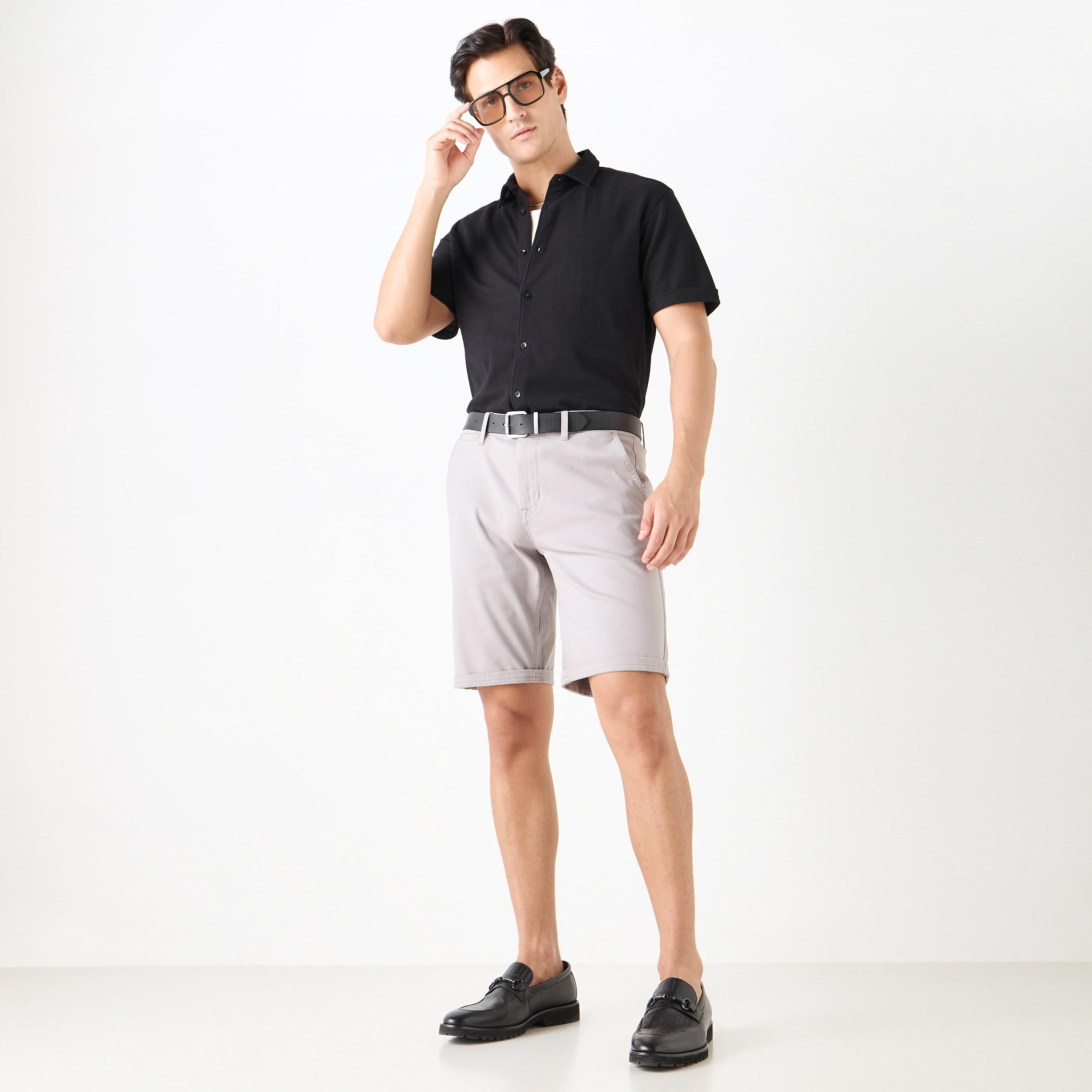 قميص بارز الملمس بقصّة سليم وأكمام قصيرة وياقة عادية-men-clothing-shirts-image-16