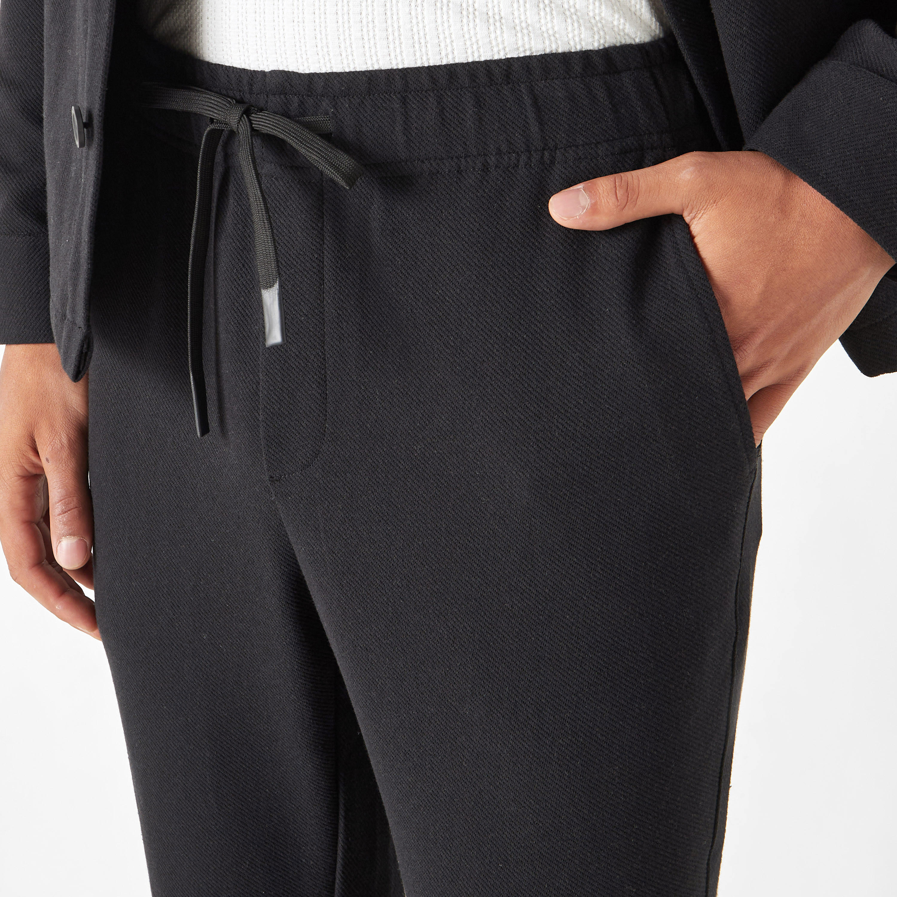 بنطلون رياضي سادة بجيوب ورباط إغلاق-men-clothing-bottoms-trousersandchinos-trousers-image-1