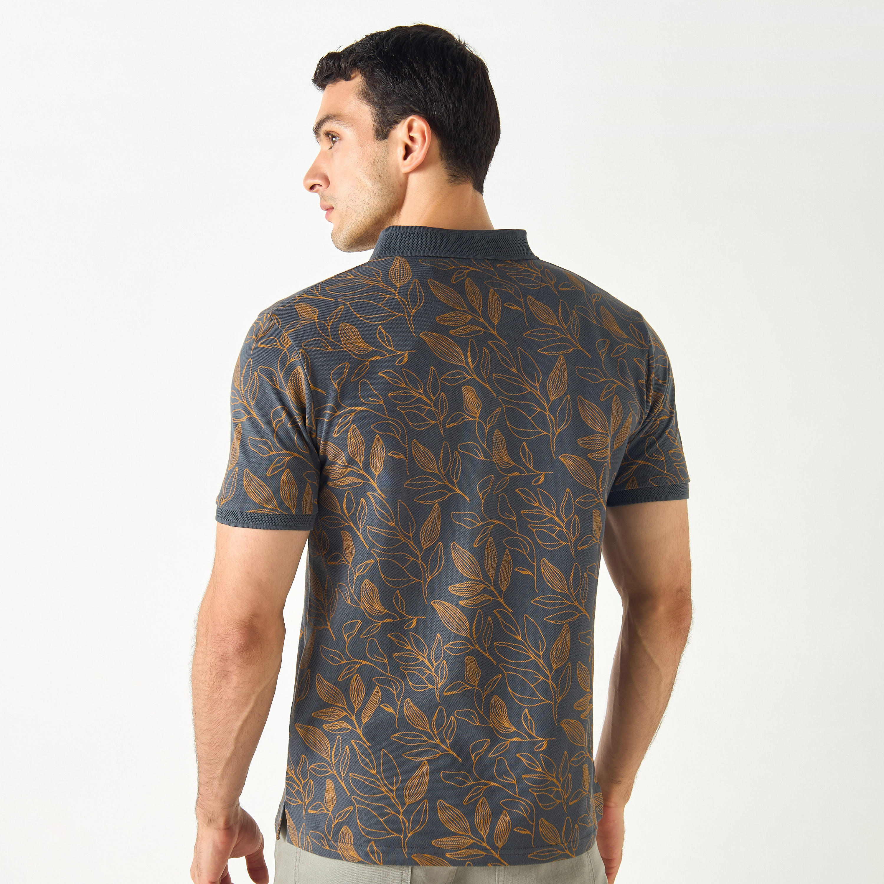 تيشيرت بولو بأكمام قصيرة وطبعات-men-clothing-tshirtsandpolos-polos-image-3