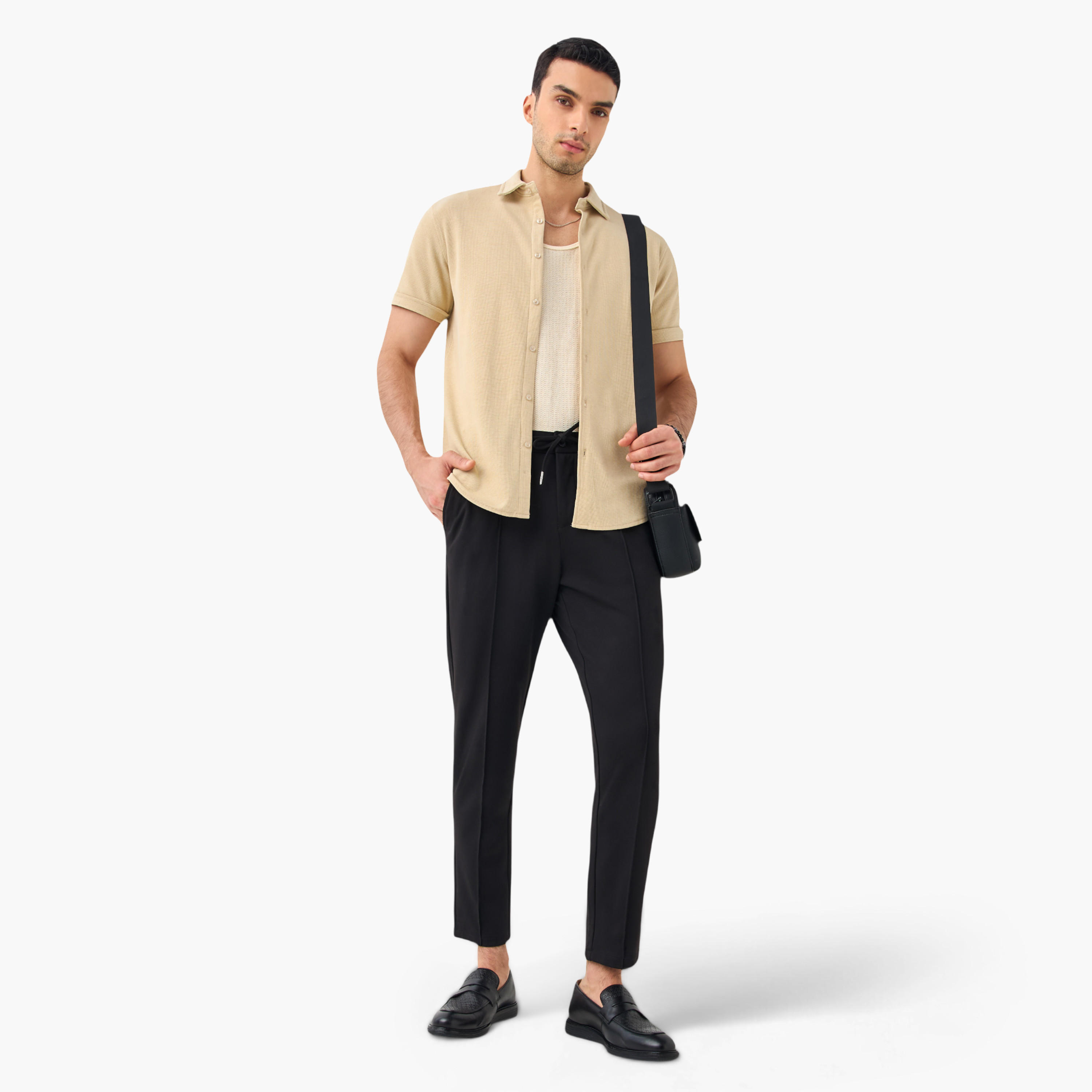 قميص بارز الملمس بقصة سليم وياقة عادية وأكمام قصيرة-men-clothing-shirts-image-13