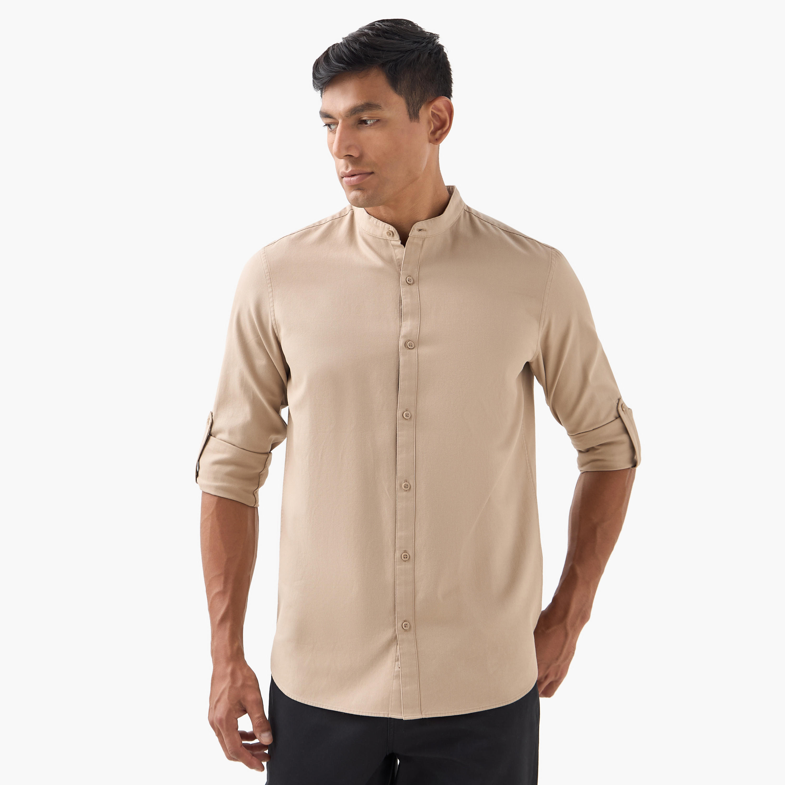 قميص بقصة عادية وياقة ماندارين وأكمام طويلة-men-clothing-shirts-image-1