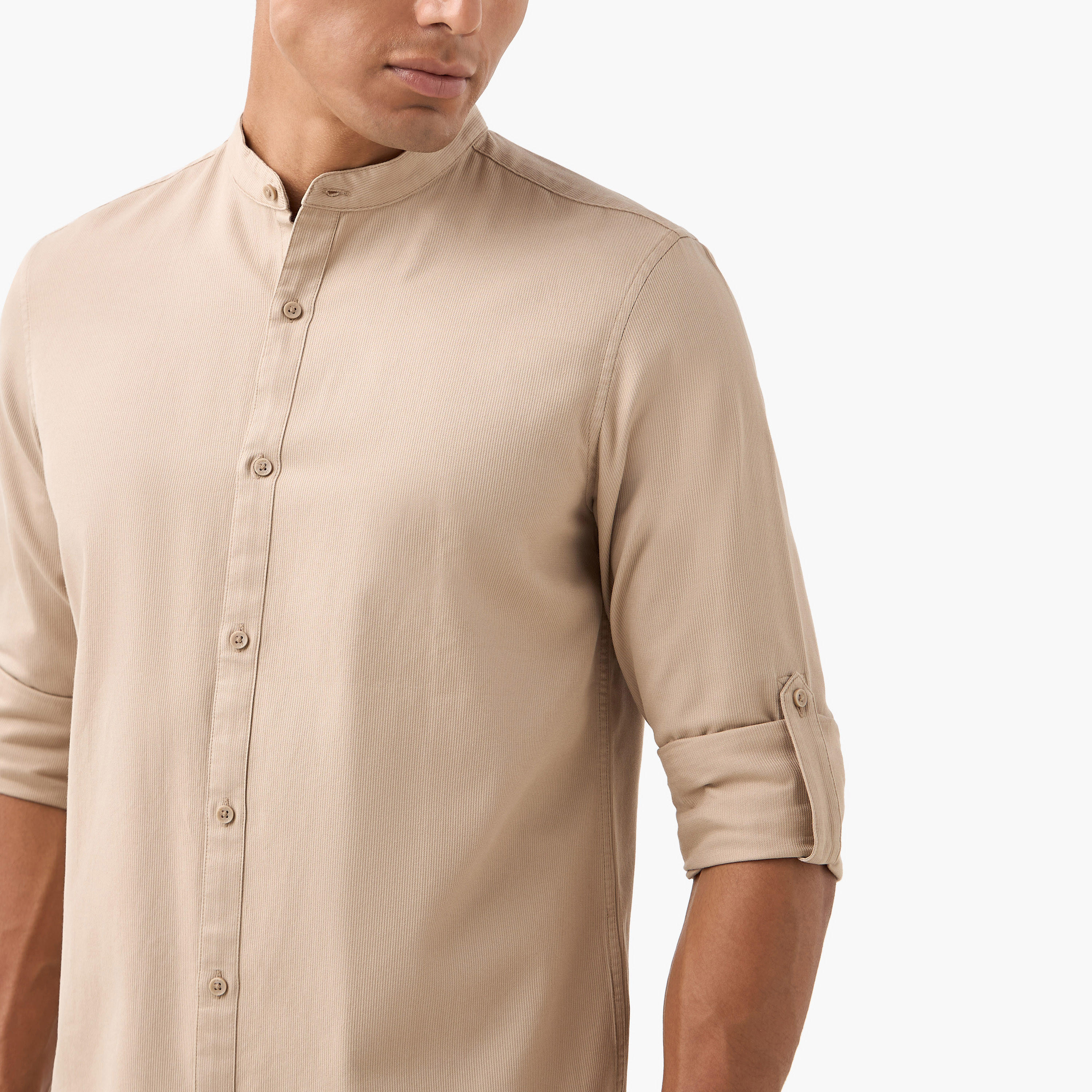 قميص بقصة عادية وياقة ماندارين وأكمام طويلة-men-clothing-shirts-image-4