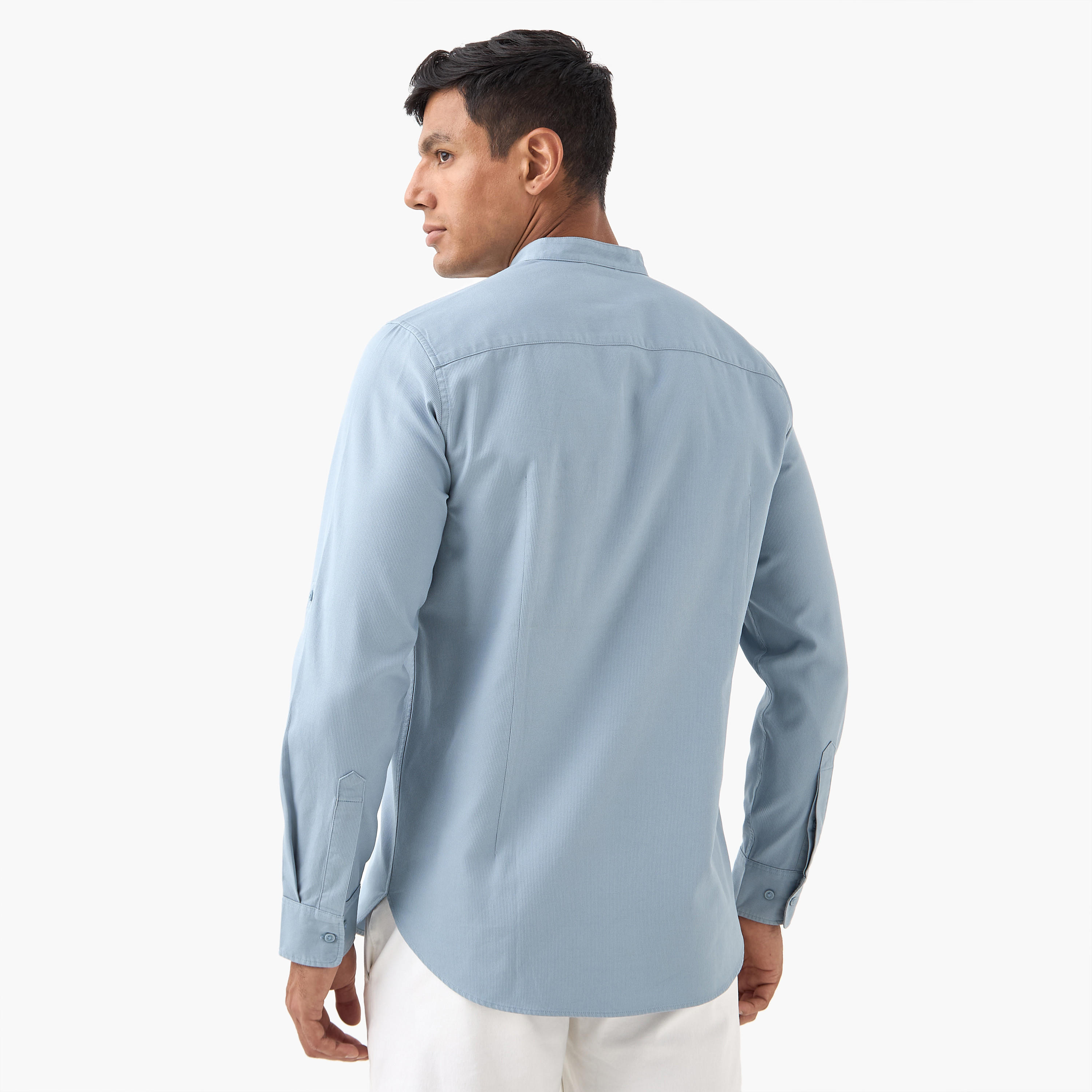 قميص بقصة عادية وياقة ماندارين وأكمام طويلة-men-clothing-shirts-image-4