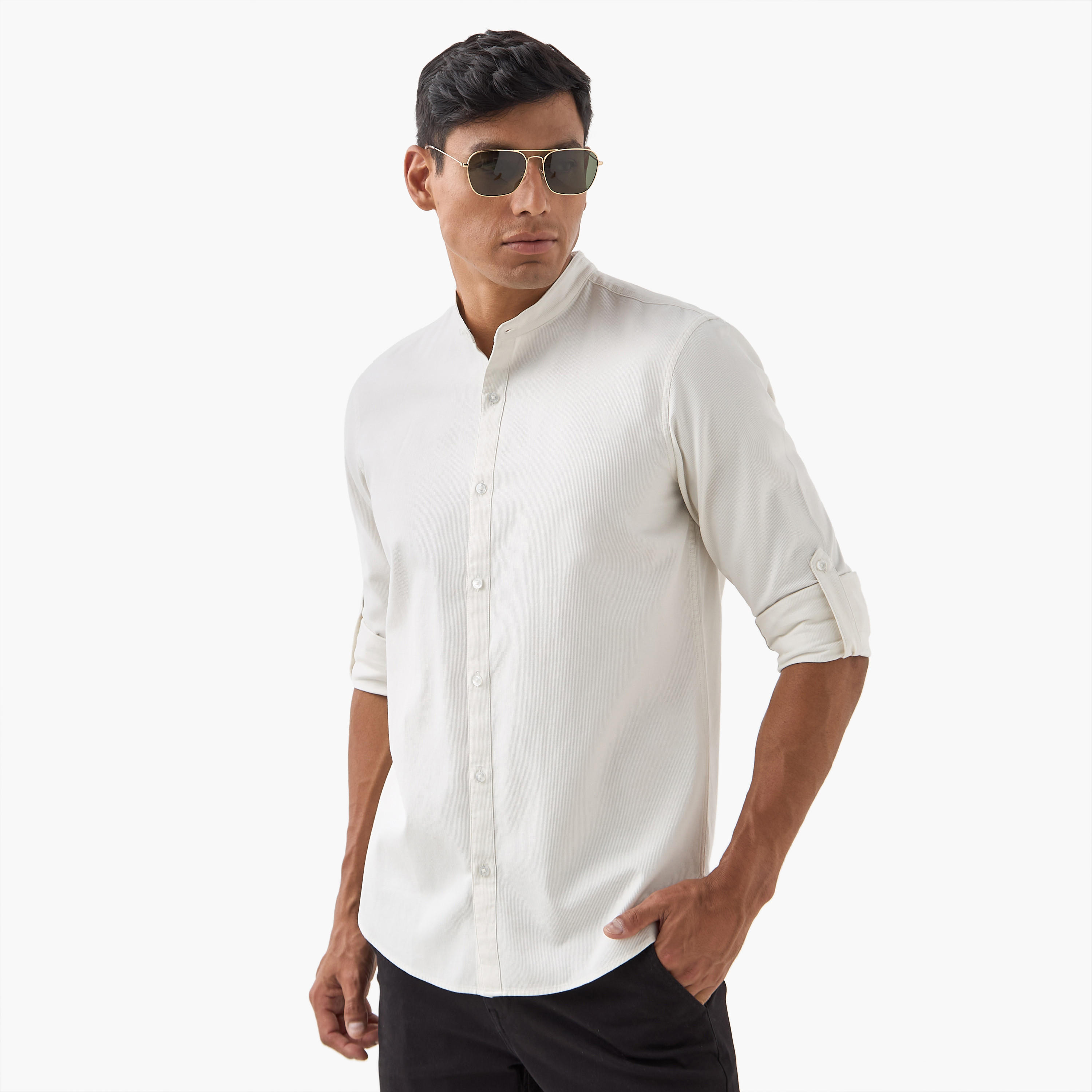 قميص بقصة عادية وياقة ماندارين وأكمام طويلة-men-clothing-shirts-image-1