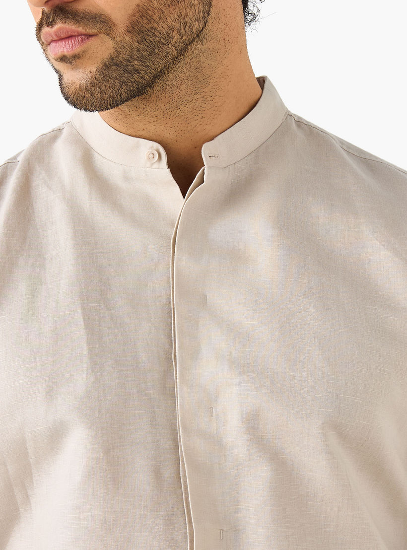 قميص من مزيج الكتان بياقة ماندرين وقصة عادية-men-clothing-shirts-image-2