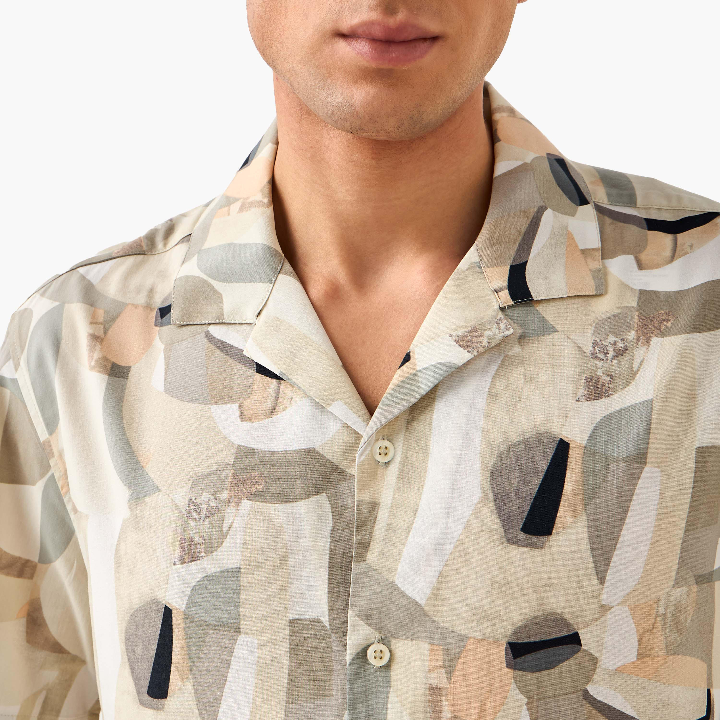 قميص بقصّة عادية وياقة وطبعات-men-clothing-shirts-image-2