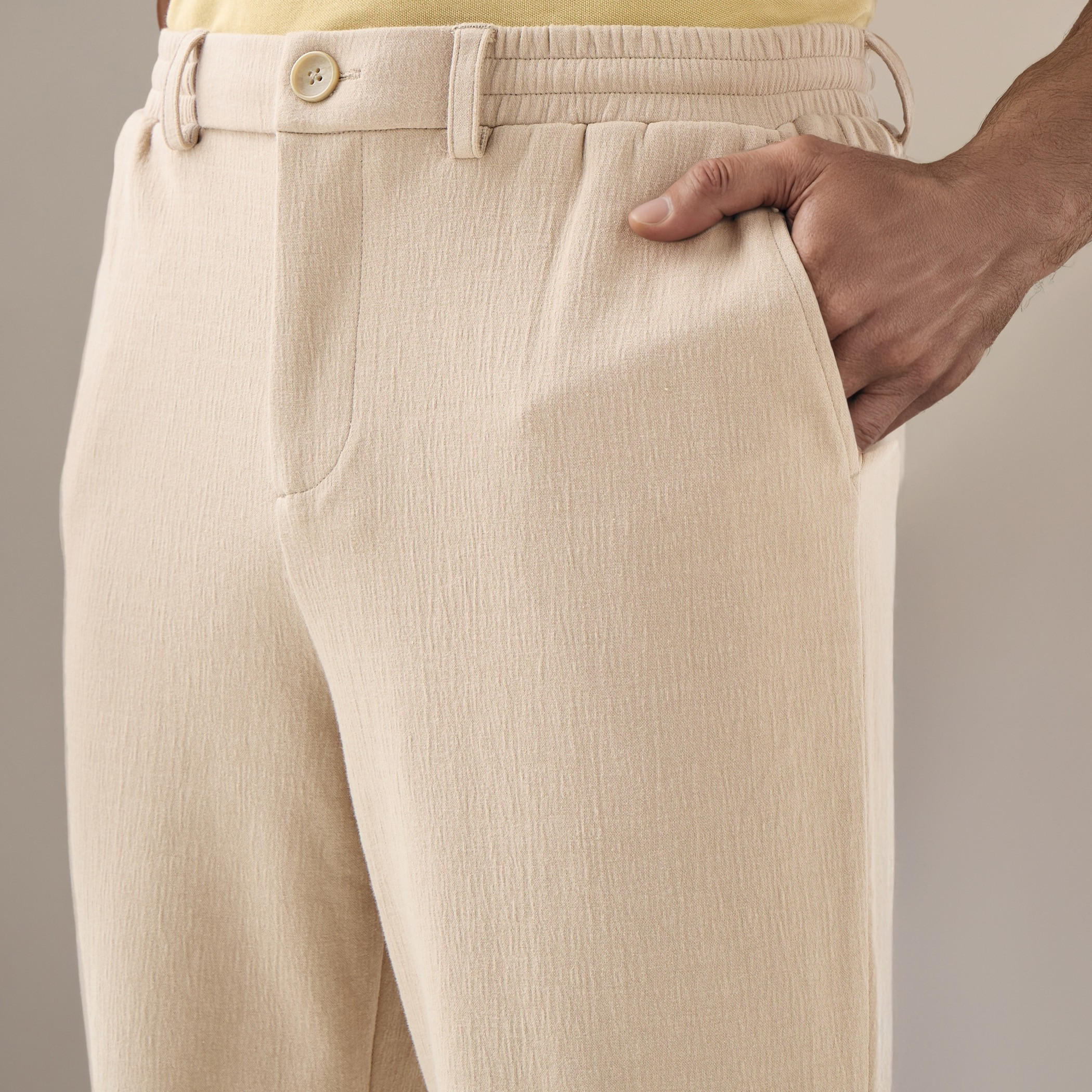 بنطلون بقصّة مريحة بخصر مرن وجيوب من لويس-men-clothing-bottoms-joggers-image-4