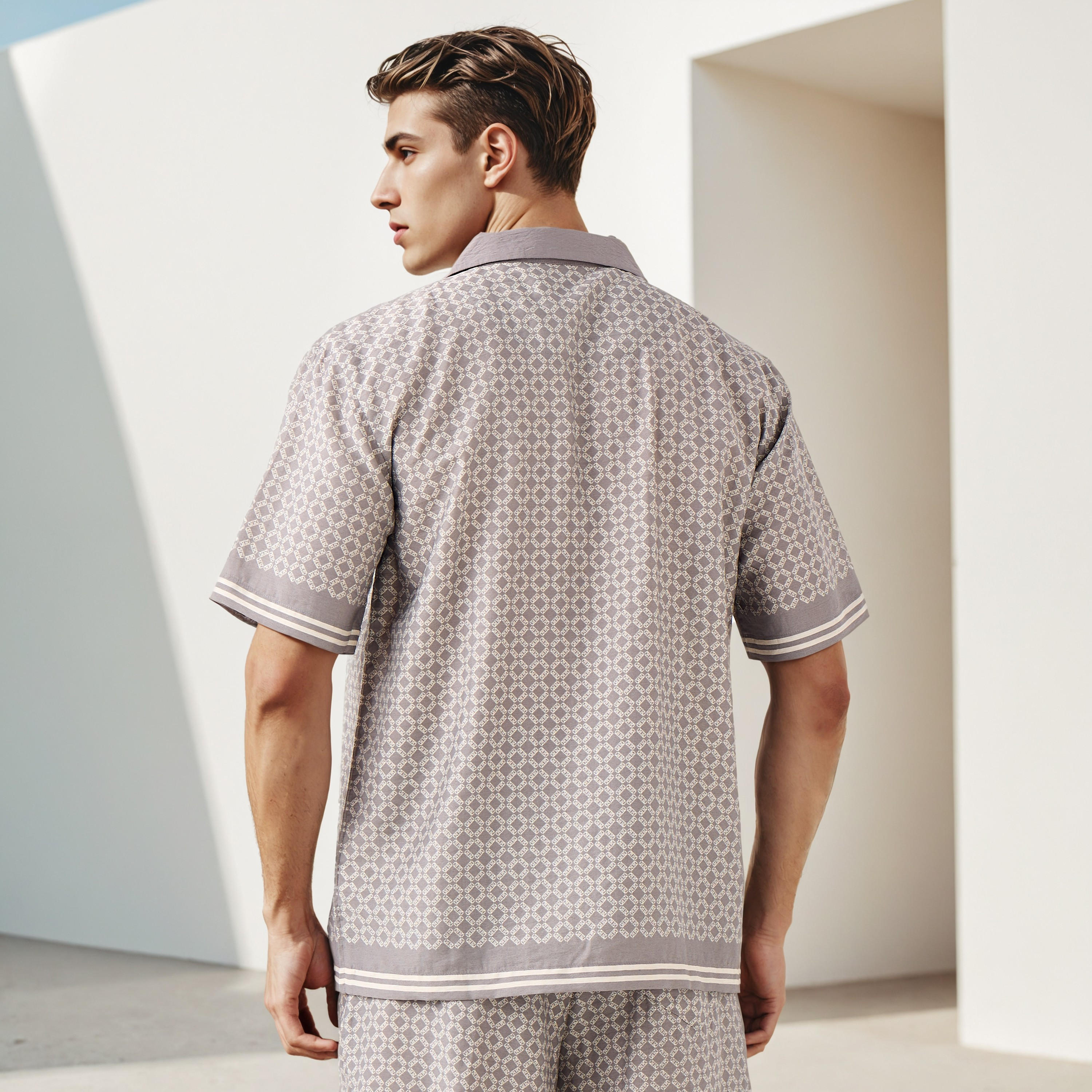 قميص بطبعات بقصة عادية وياقة كامب من إمبراطور-men-clothing-shirts-image-3