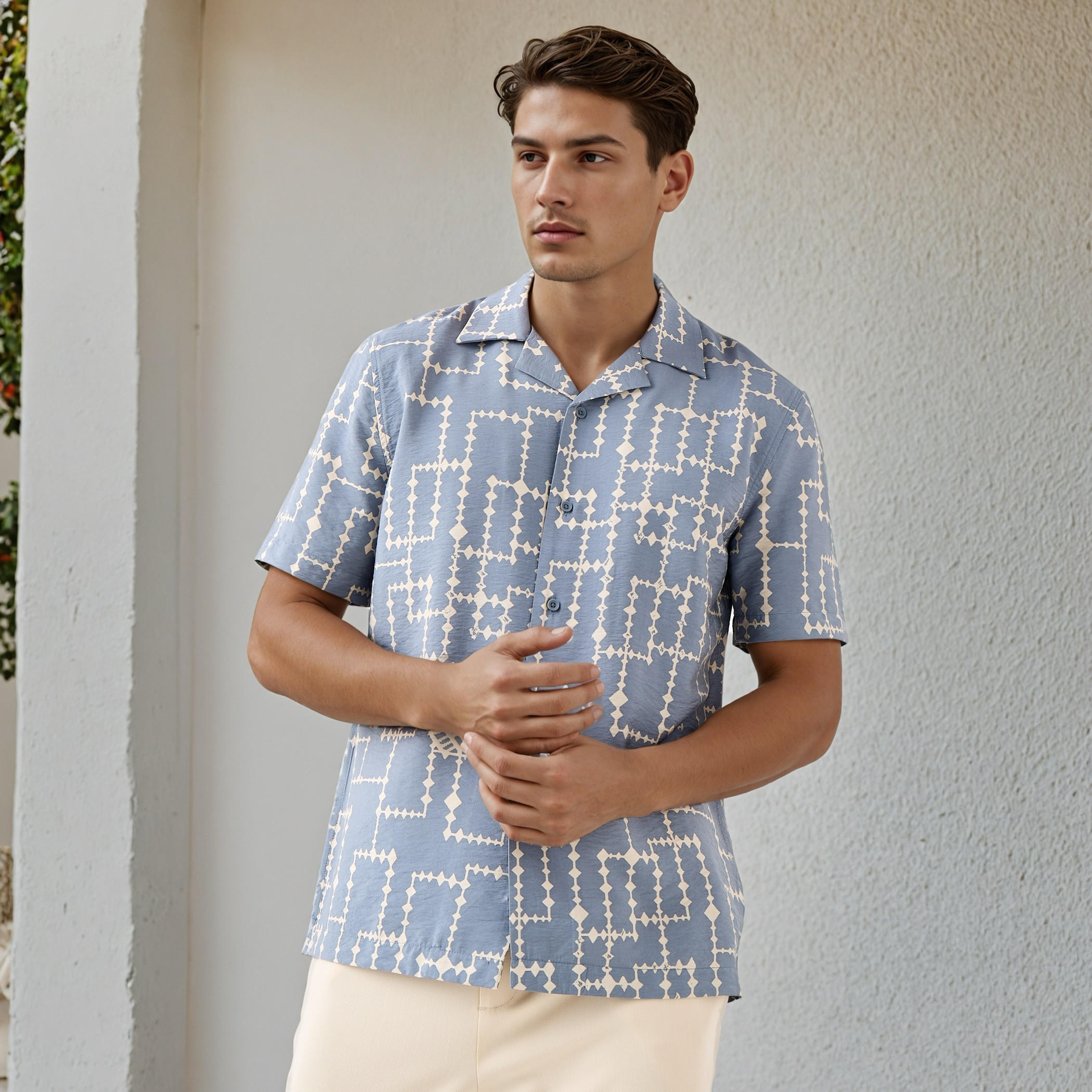 قميص بطبعات وياقة كامب-men-clothing-shirts-image-1