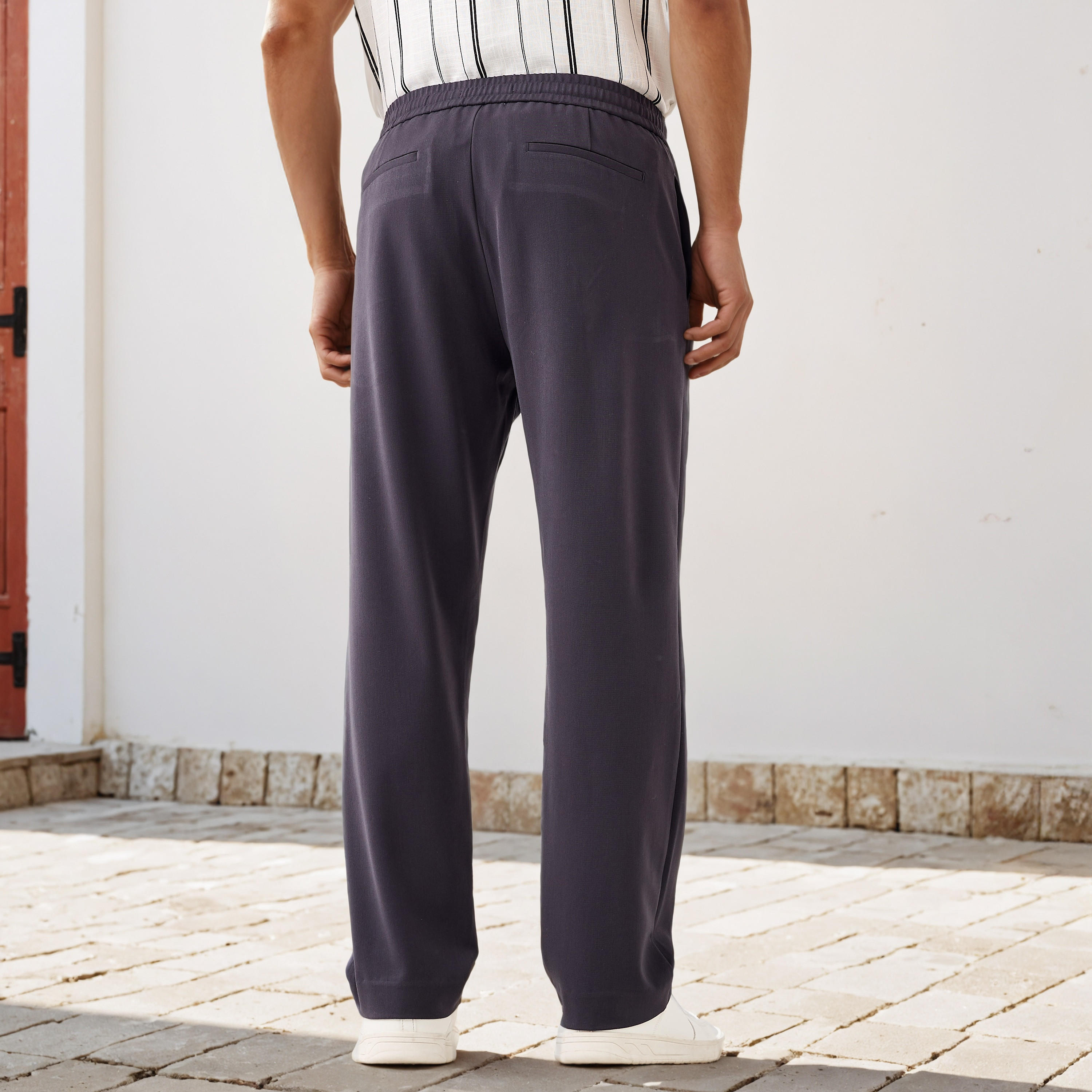 بنطلون بقصة عادية وجيوب-men-clothing-bottoms-trousersandchinos-trousers-image-3