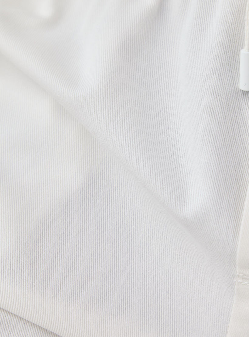بنطلون بقصّة عادية وخصر مطاطي-men-clothing-bottoms-trousersandchinos-trousers-image-5