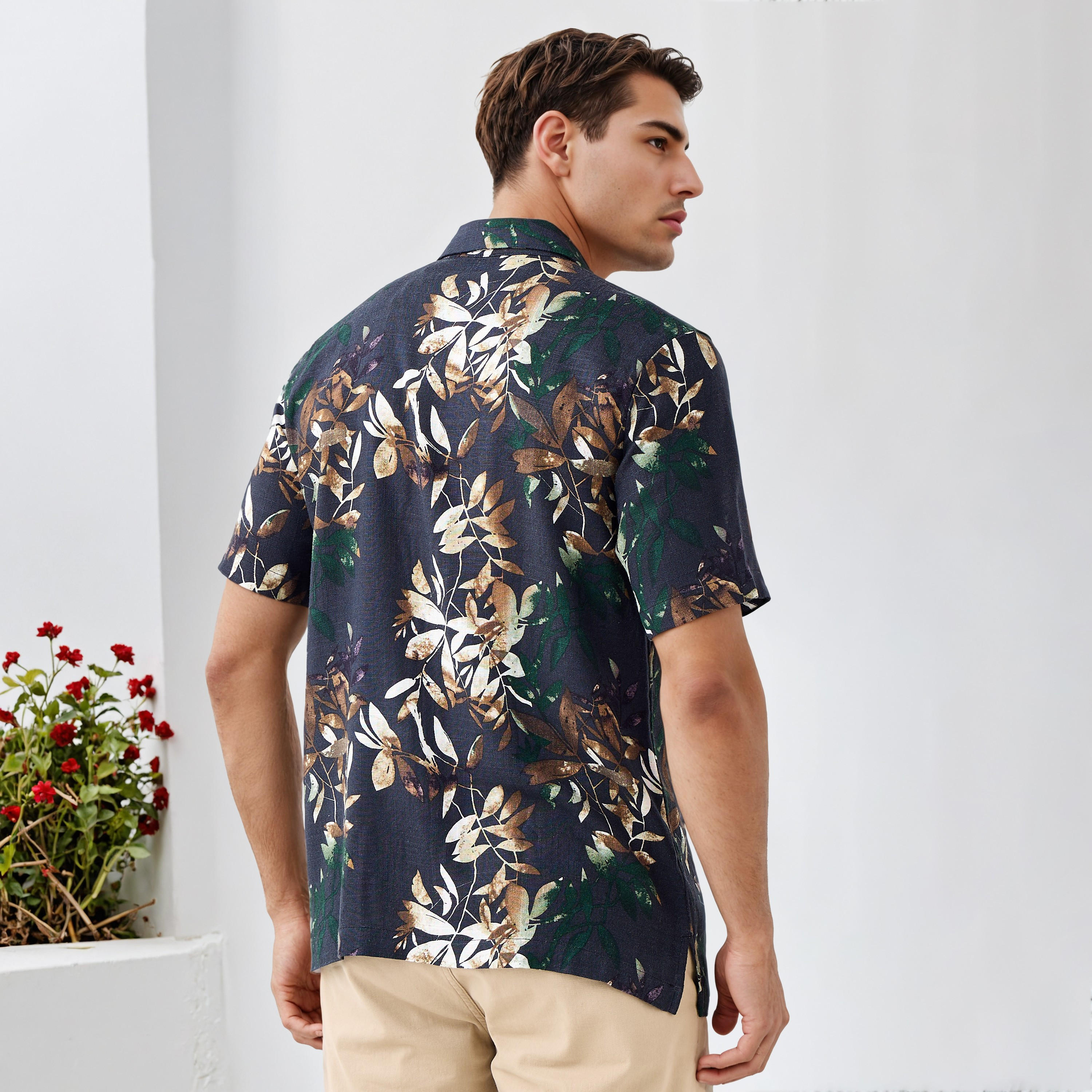 قميص بقصة عادية وطبعات نباتية-men-clothing-shirts-image-3