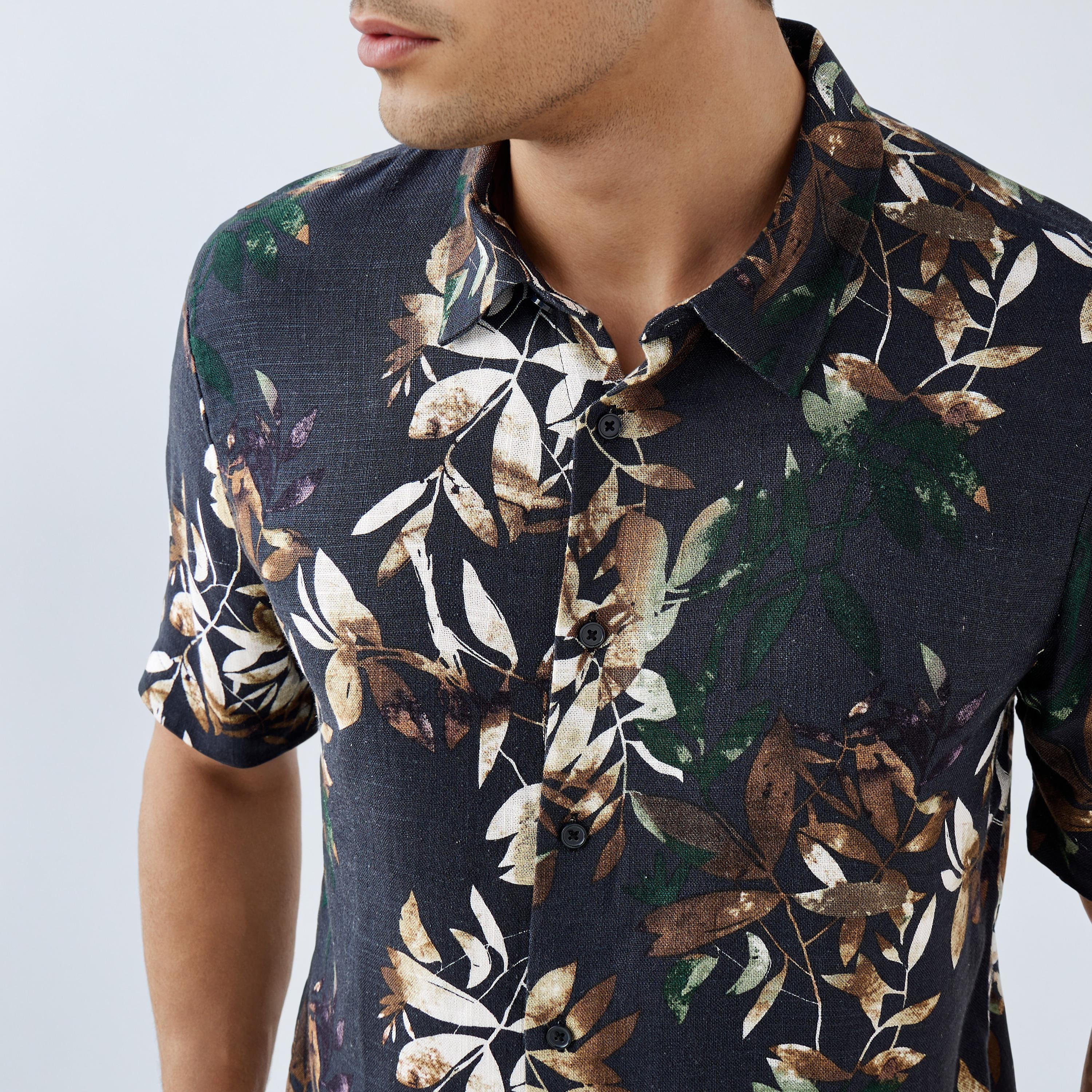 قميص بقصة عادية وطبعات نباتية-men-clothing-shirts-image-4
