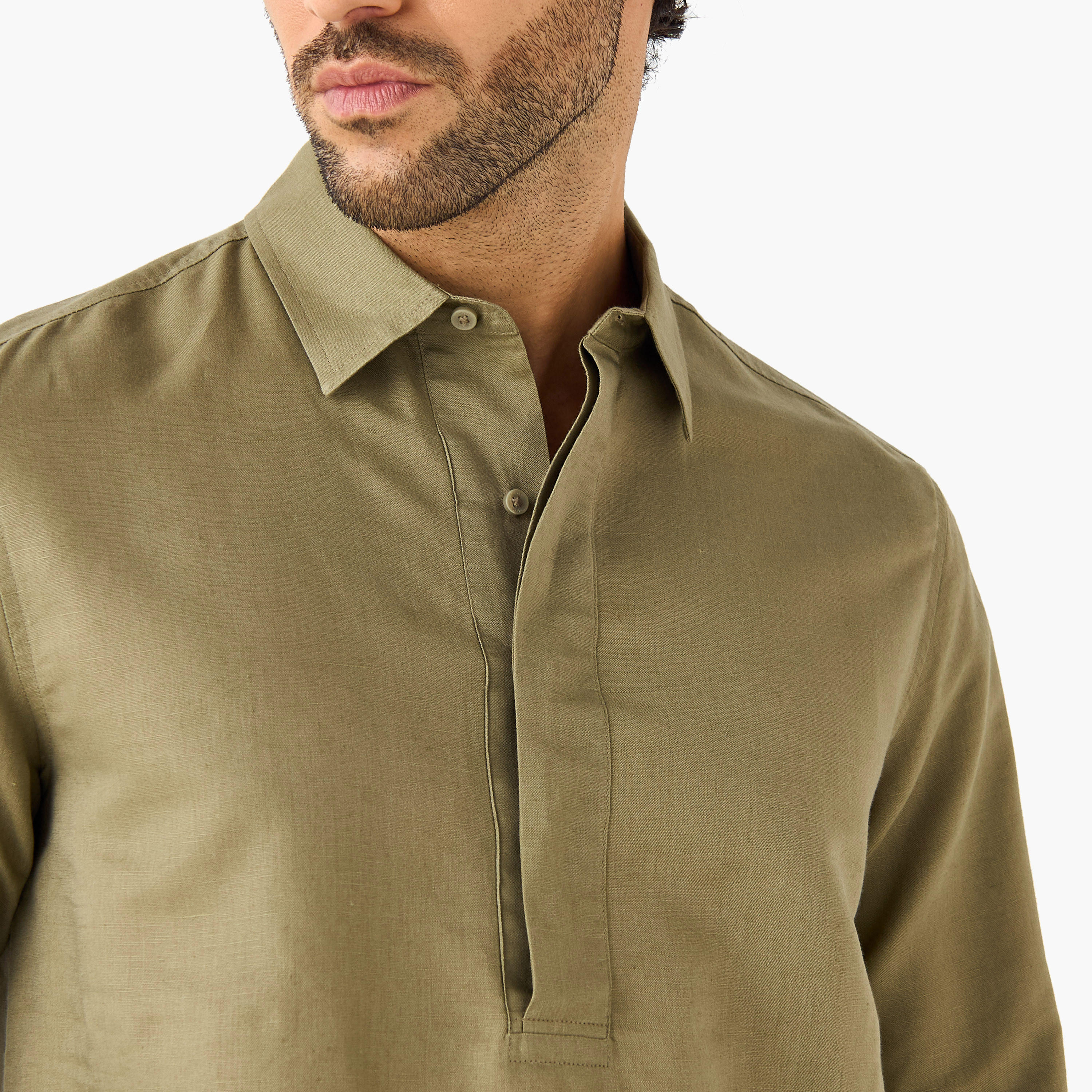 قميص من مزيج الكتان بقصة عادية ونصف وصلة أزرار-men-clothing-shirts-image-2