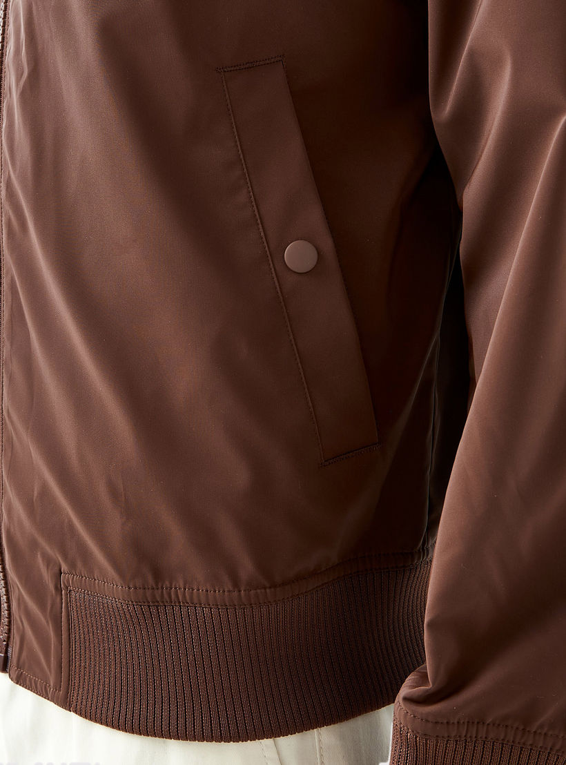 Men Regular Fit Bomber Jacket-men-clothing-jacketsandblazers-jackets-image-4
