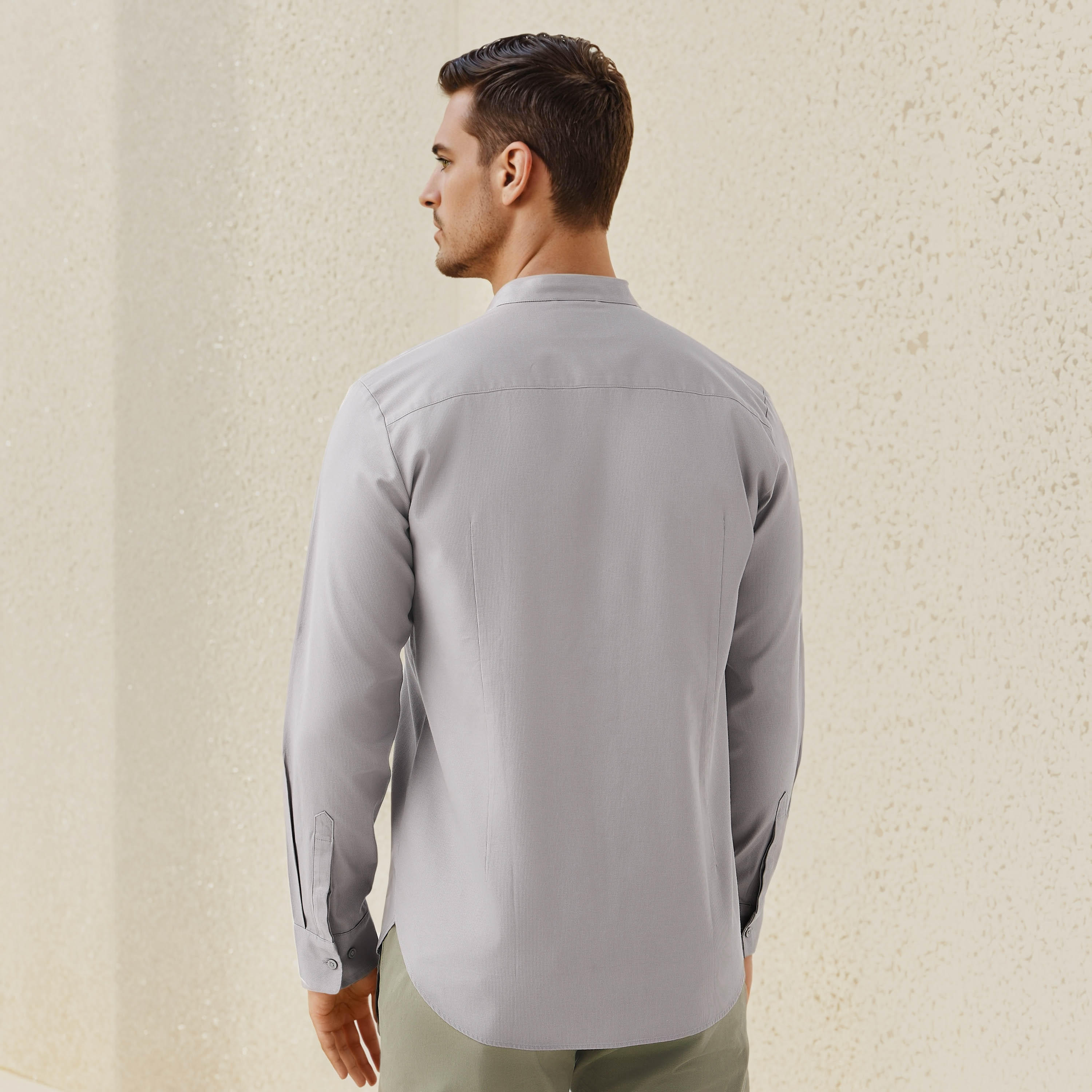 قميص بارز الملمس بياقة ماندرين وقصة عادية-men-clothing-shirts-image-3