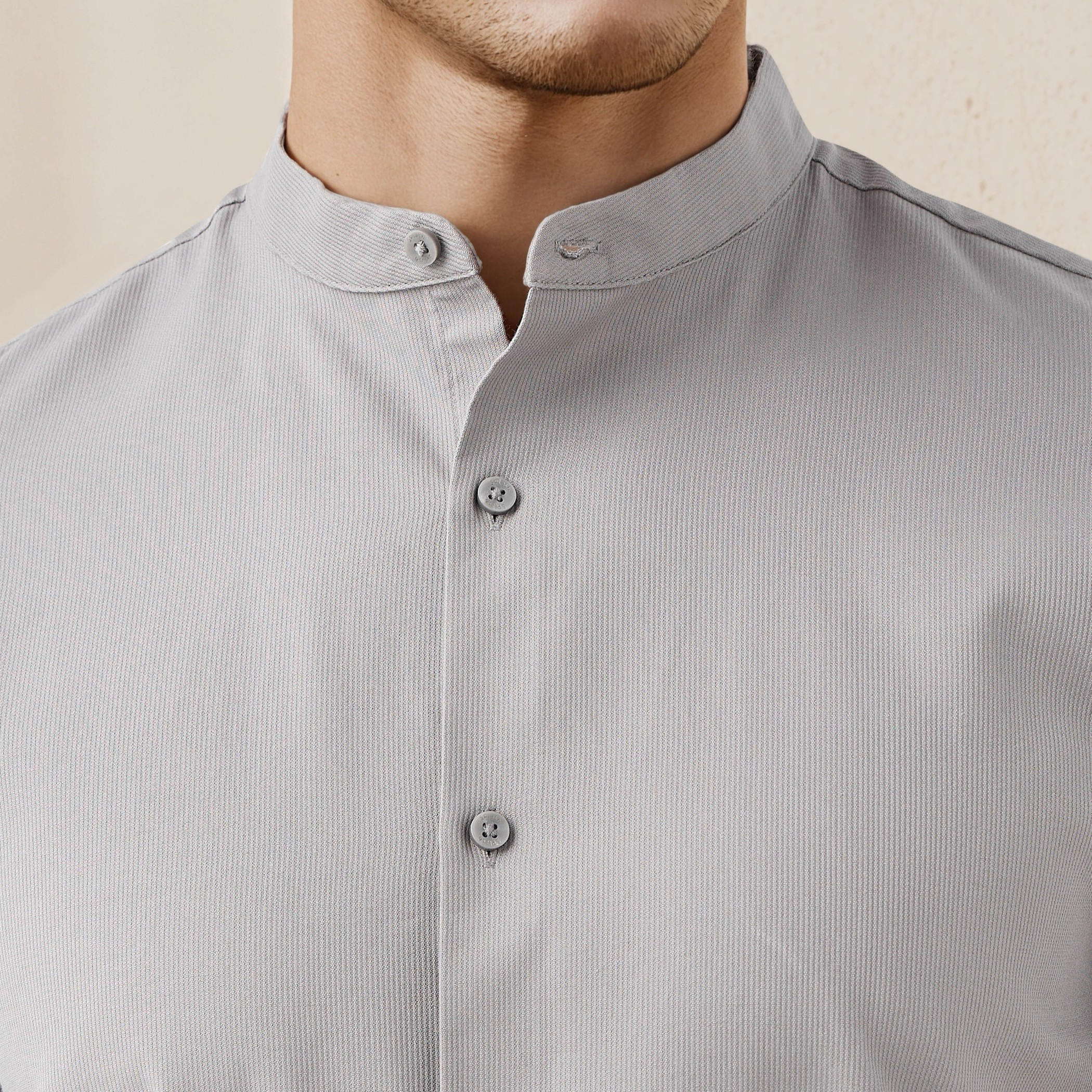 قميص بارز الملمس بياقة ماندرين وقصة عادية-men-clothing-shirts-image-4