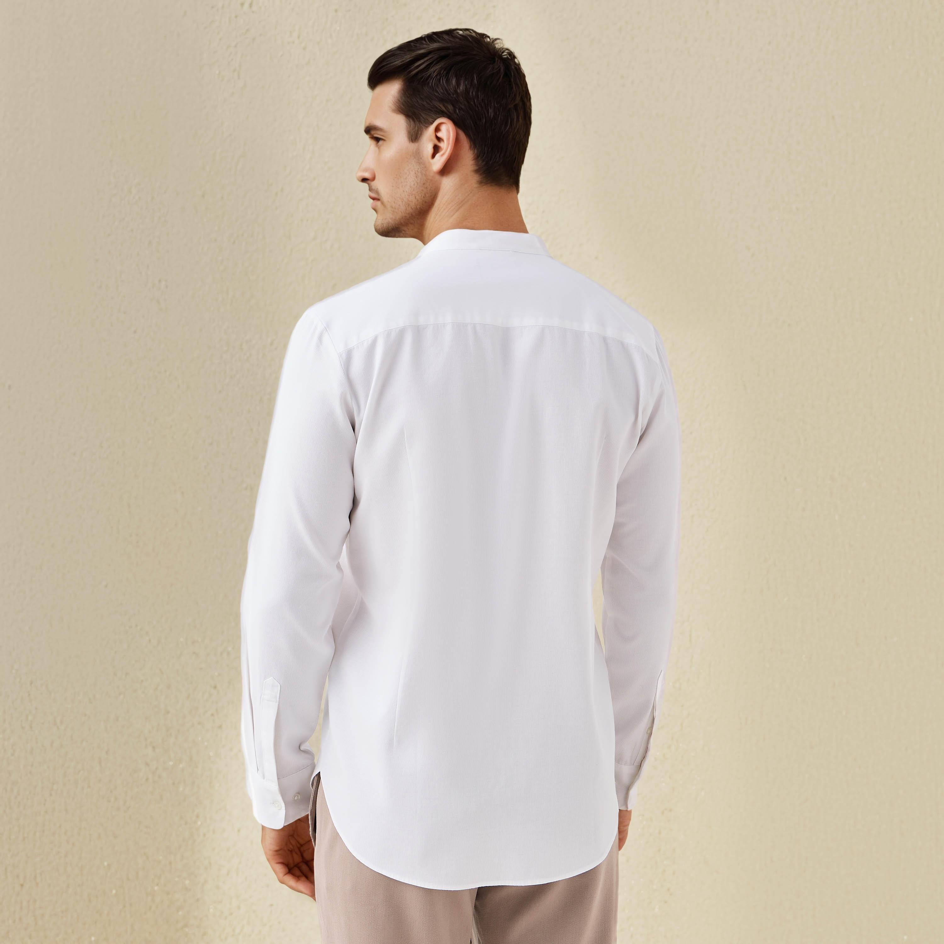 قميص بارز الملمس بياقة ماندرين وقصة عادية-men-clothing-shirts-image-4