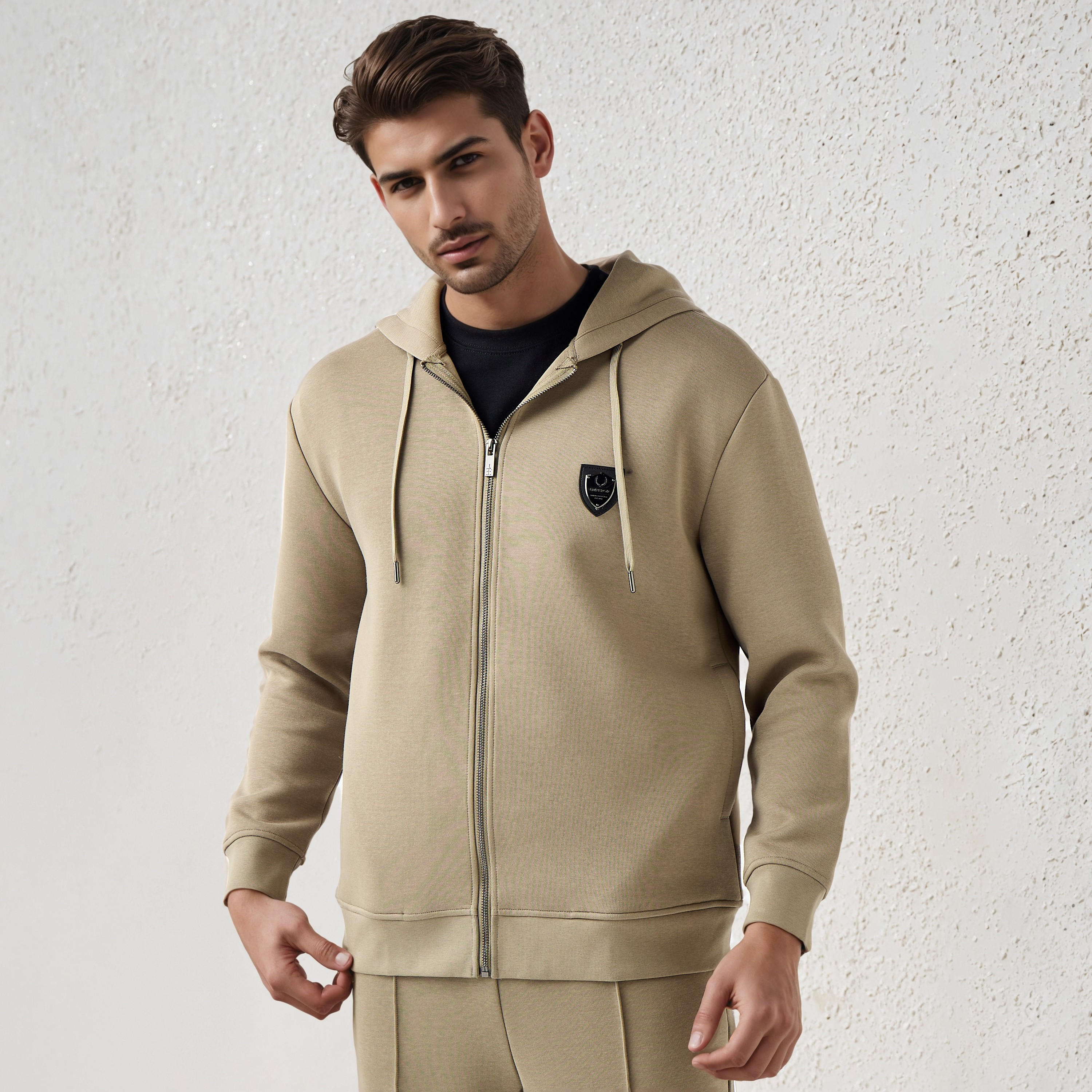 هودي بتفاصيل شعار للرجال من امبيرور-men-winterwear-hoodiesandsweatshirts-image-1