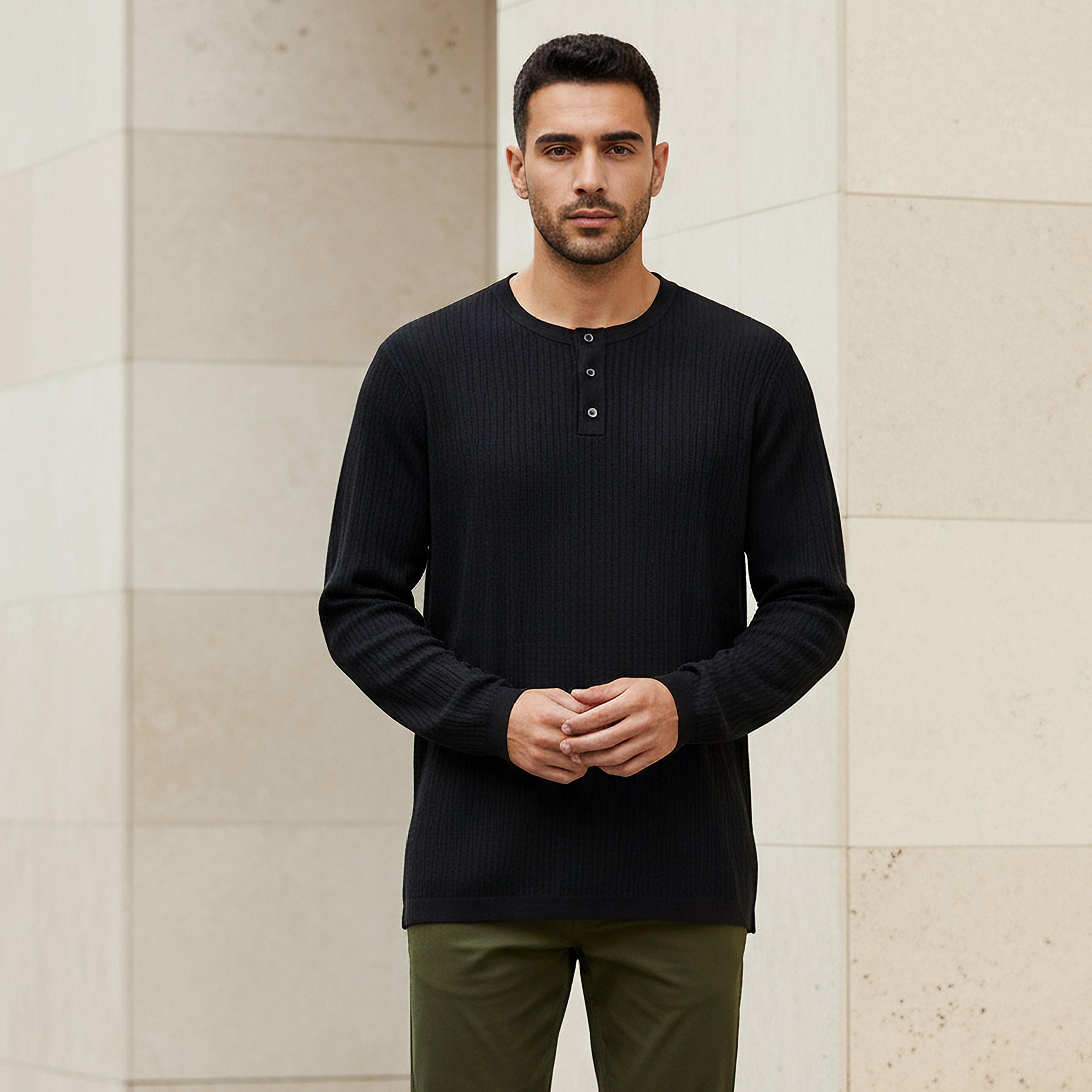 سويت شيرت مضلع بقصّة سليم وياقة هينلي للرجال-men-winterwear-hoodiesandsweatshirts-image-1