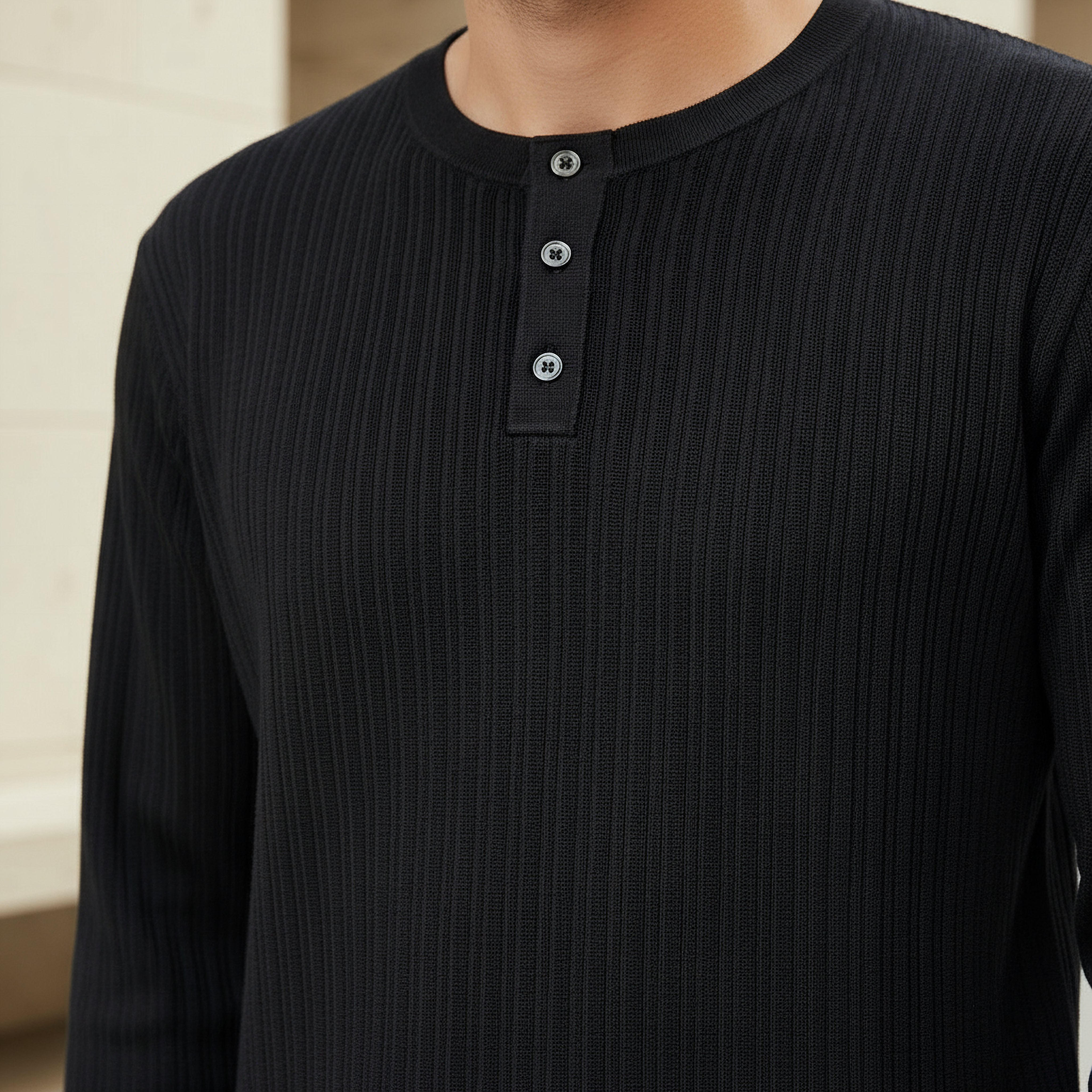 سويت شيرت مضلع بقصّة سليم وياقة هينلي للرجال-men-winterwear-hoodiesandsweatshirts-image-4