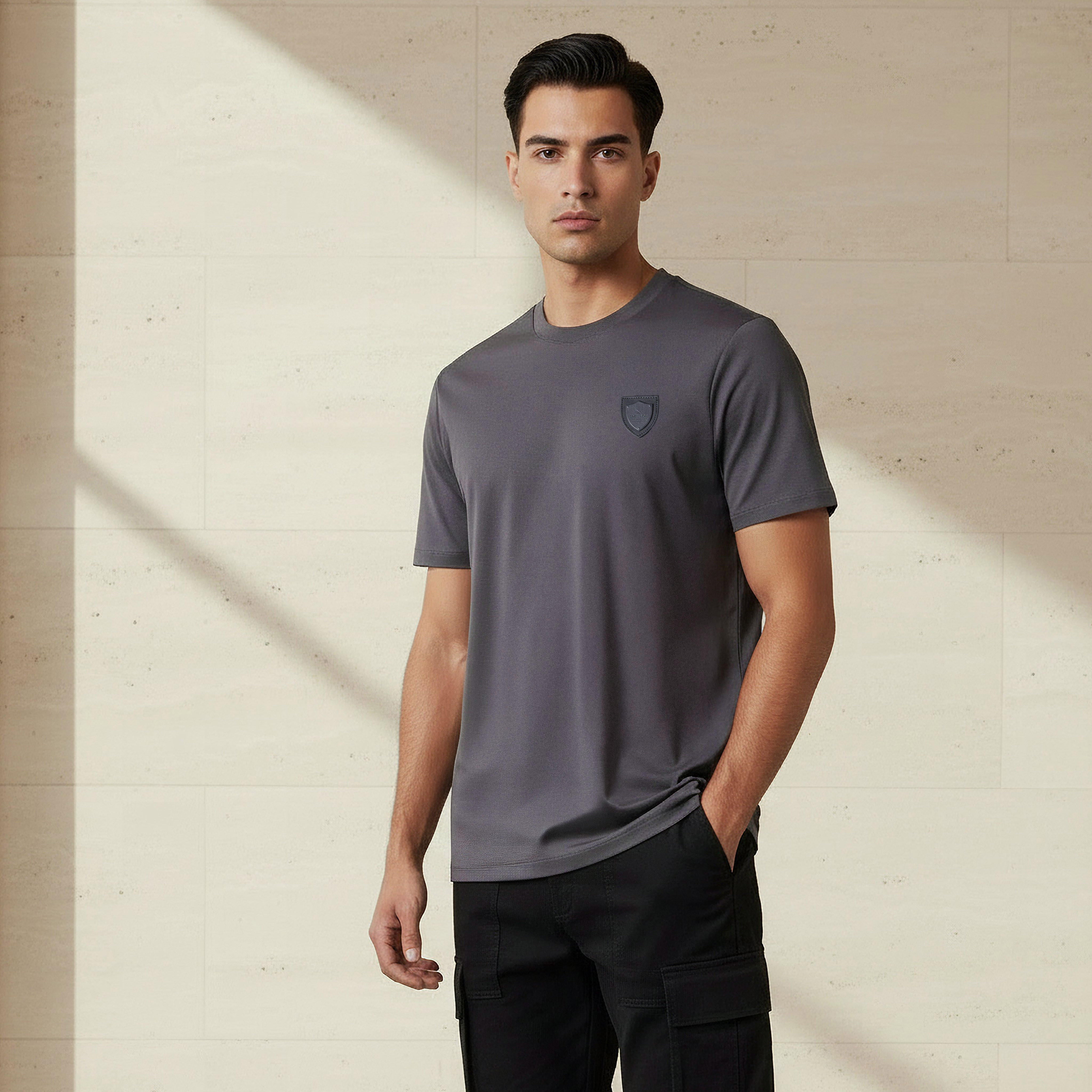 تيشيرت مزين بقصّة عادية وياقة ضيقة وأكمام قصيرة للرجال من إمبيرور-men-clothing-tshirtsandpolos-tshirts-image-5