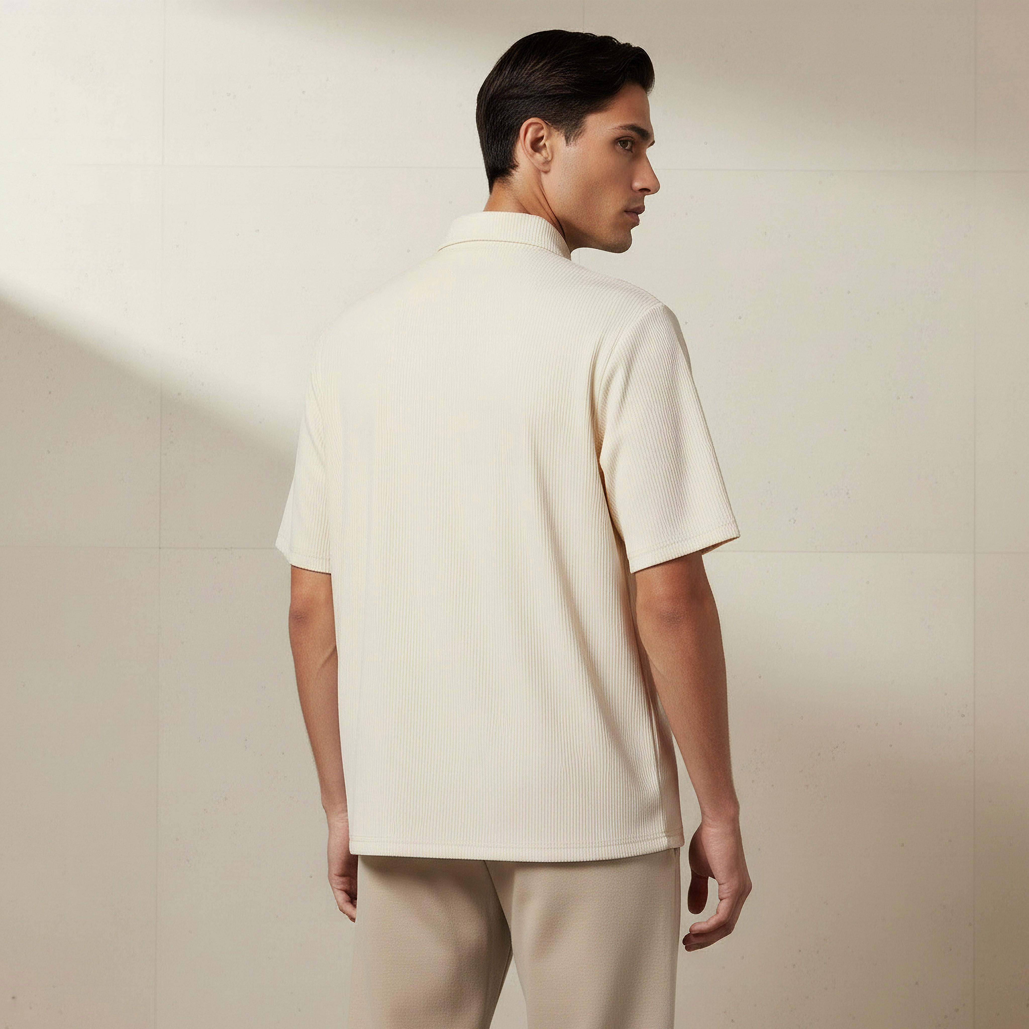قميص بارز الملمس بياقة عادية وأكمام قصيرة للرجال-men-clothing-shirts-image-2