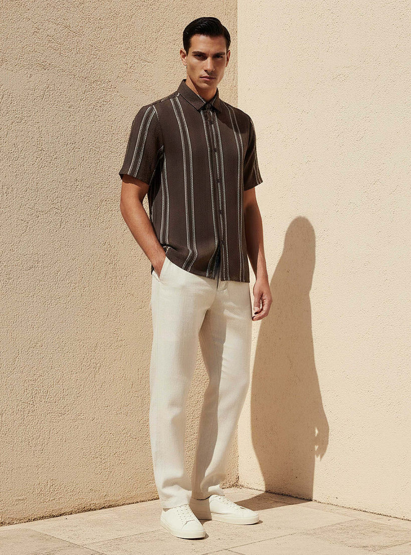 قميص مخطط من مزيج الكتان بقصة عادية وياقة وأكمام قصيرة للرجال-men-clothing-shirts-image-2