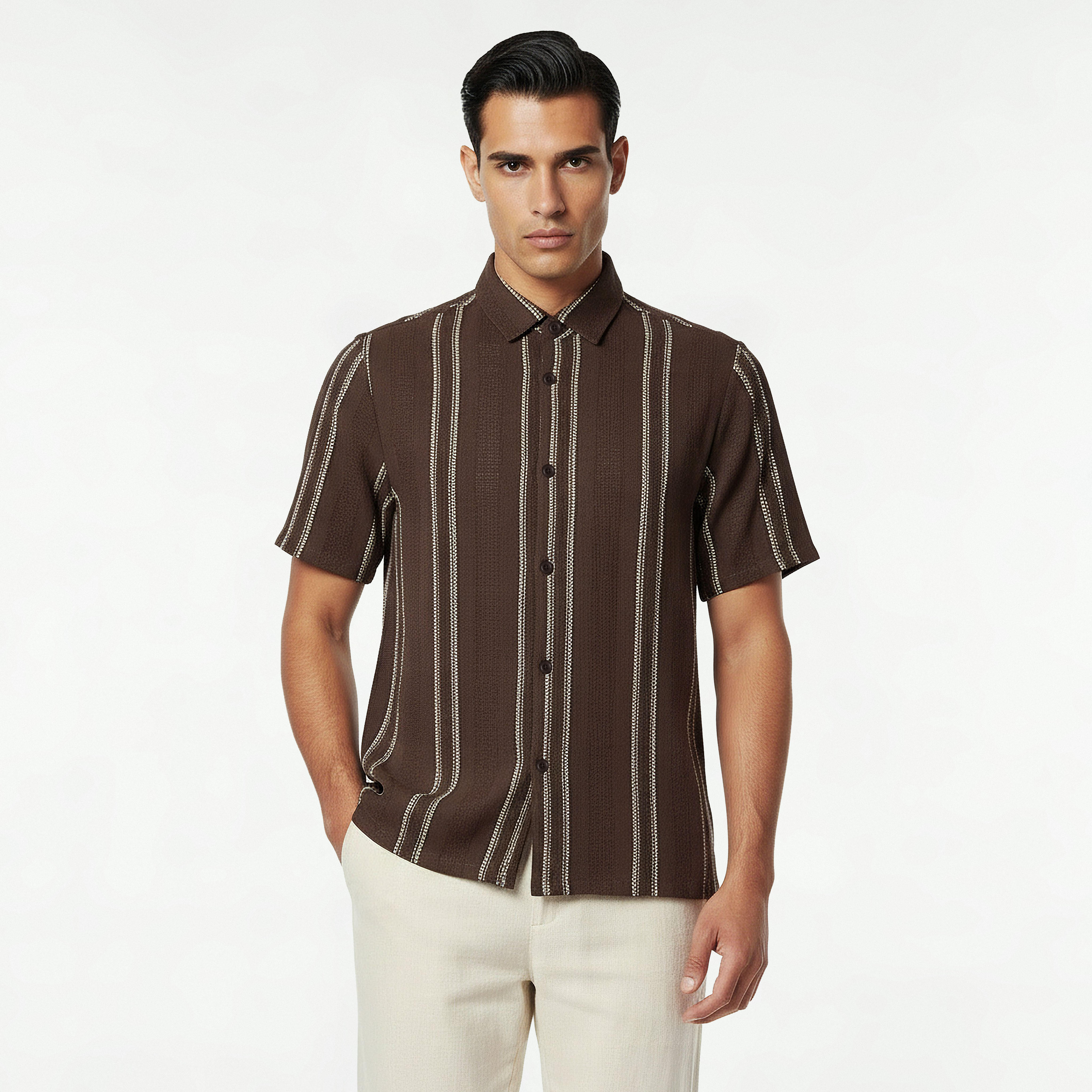 قميص مخطط من مزيج الكتان بقصة عادية وياقة وأكمام قصيرة للرجال-men-clothing-shirts-image-5