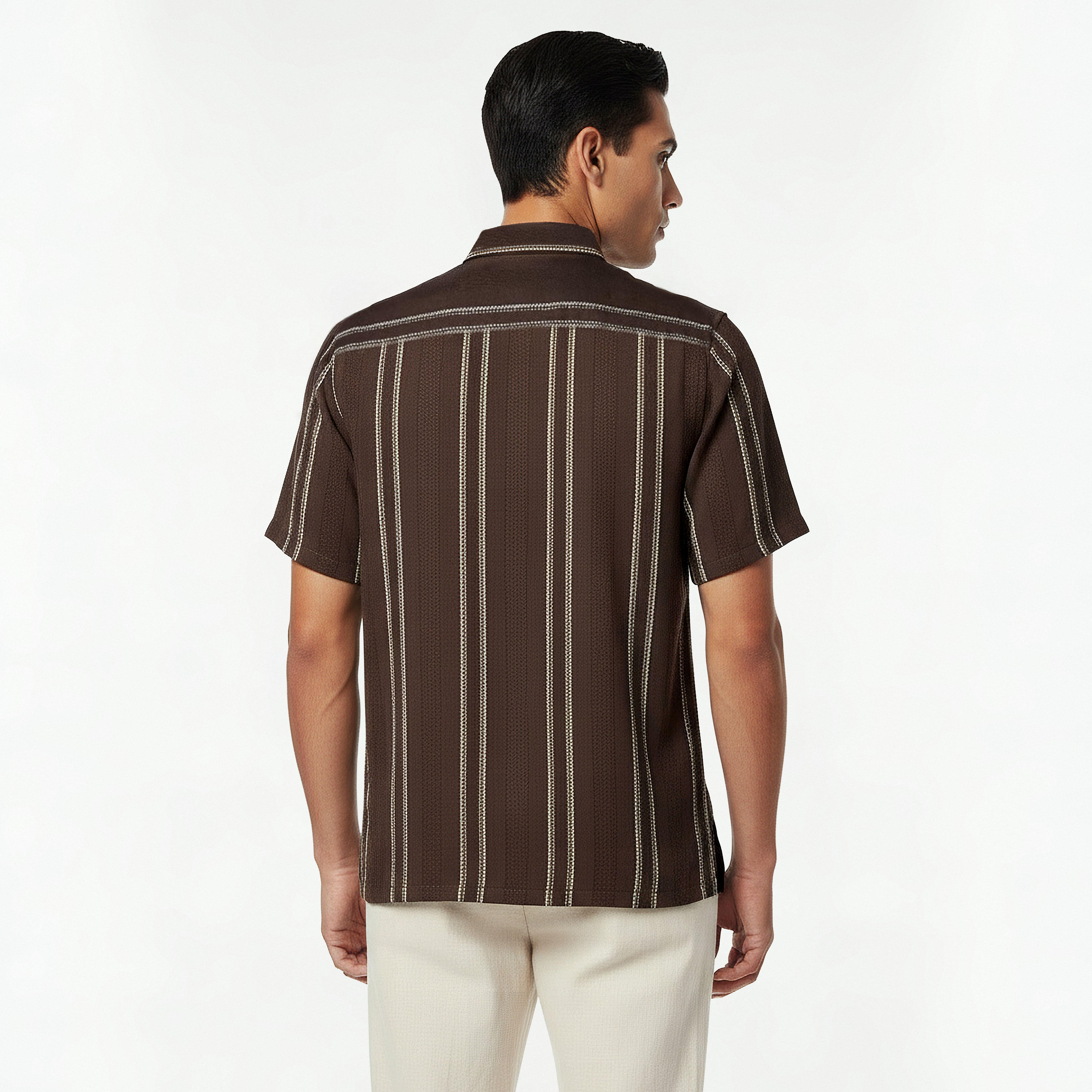 قميص مخطط من مزيج الكتان بقصة عادية وياقة وأكمام قصيرة للرجال-men-clothing-shirts-image-3