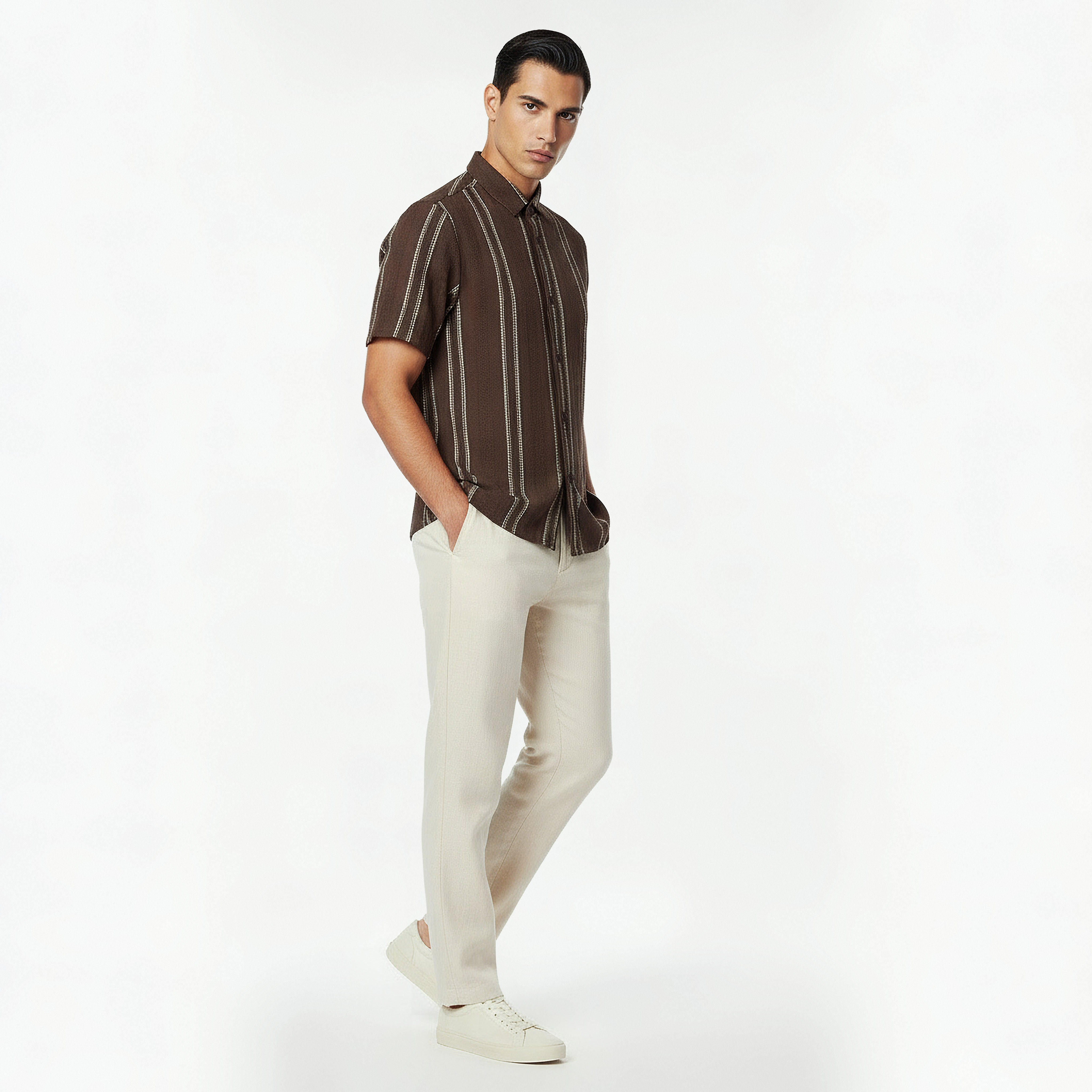 قميص مخطط من مزيج الكتان بقصة عادية وياقة وأكمام قصيرة للرجال-men-clothing-shirts-image-6