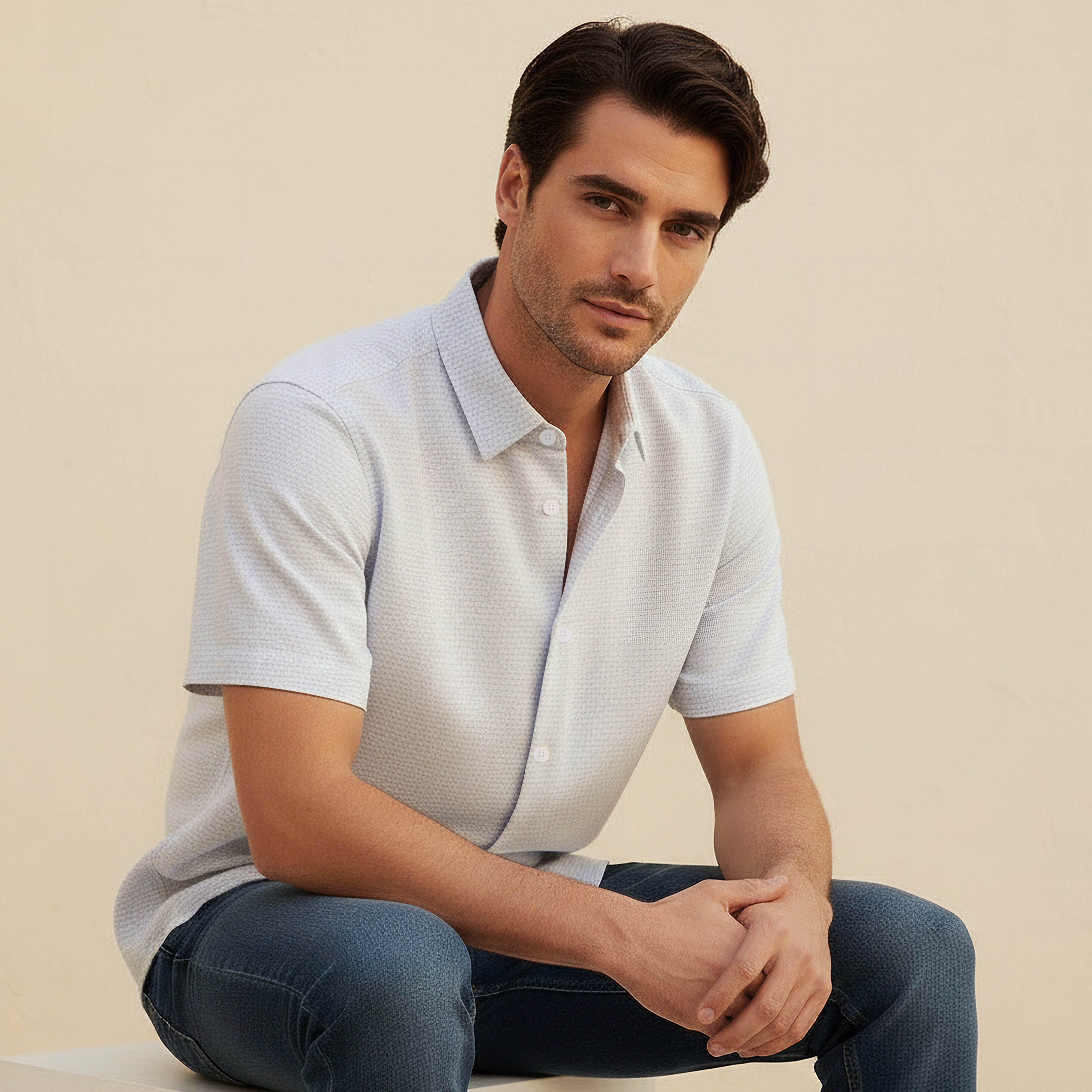 قميص بارز الملمس بقصّة عادية وياقة عادية وأكمام قصيرة للرجال-men-clothing-shirts-image-1