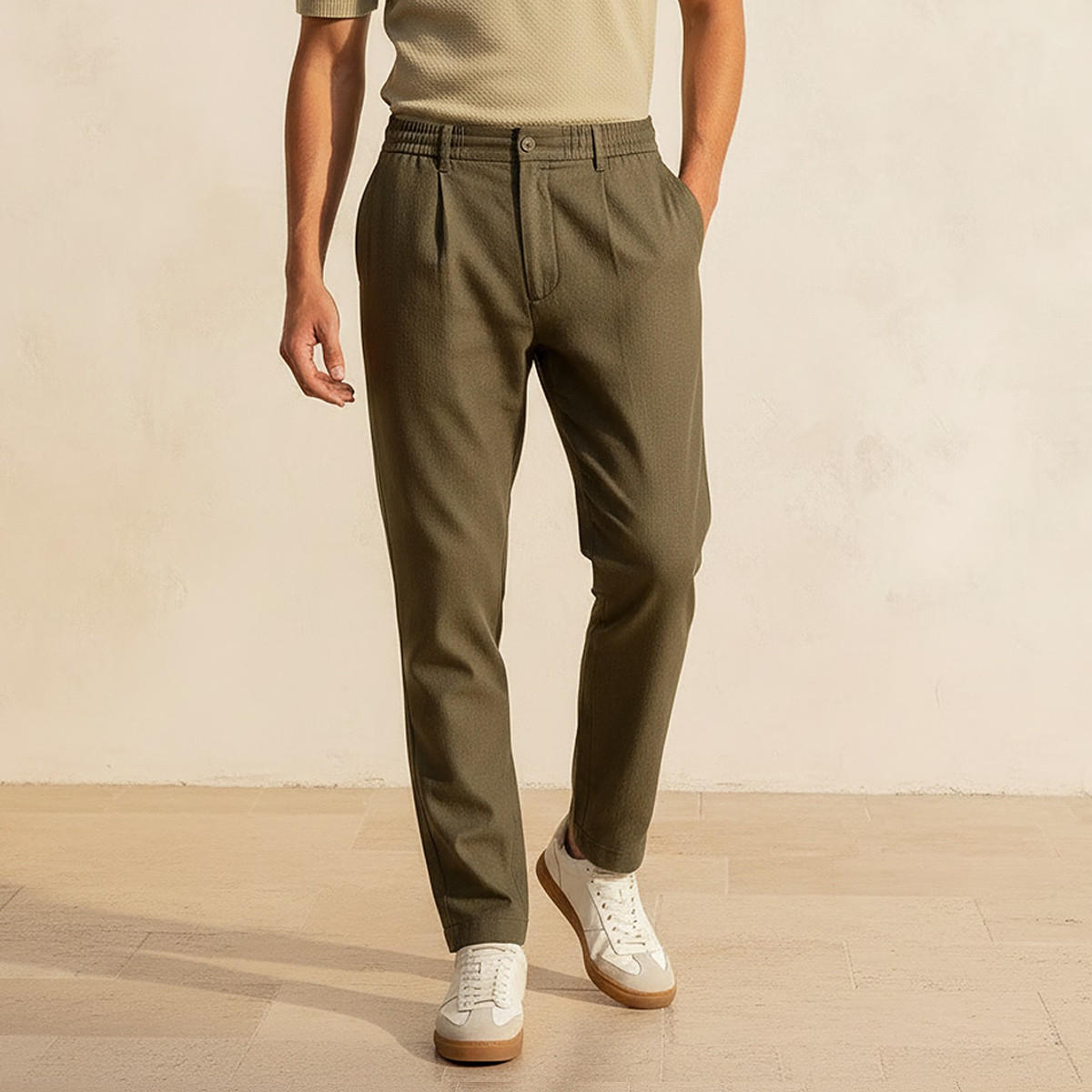 بنطلون من مزيج الكتان بقصّة عادية للرجال-men-clothing-bottoms-trousersandchinos-trousers-image-1
