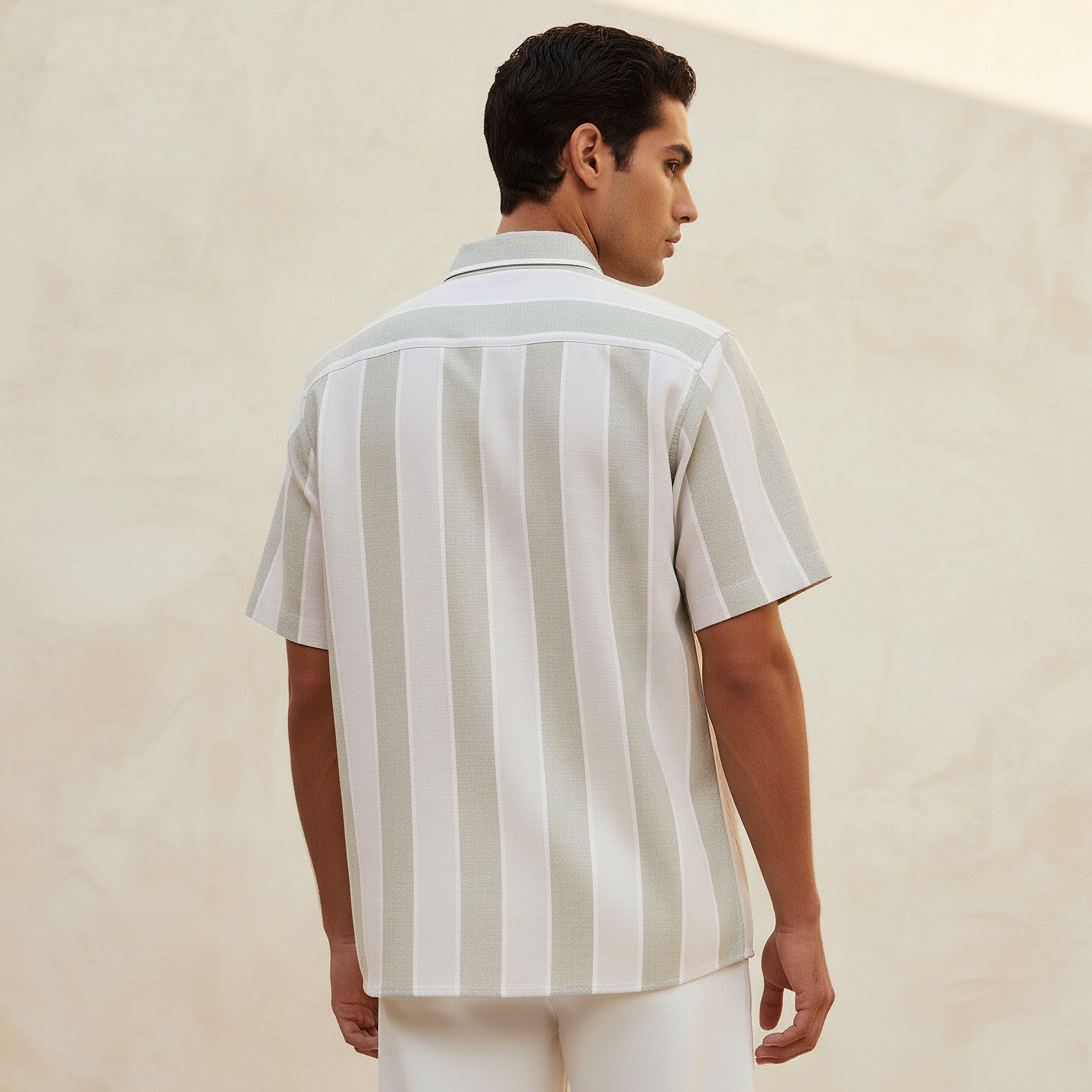 قميص رجالي مخطط بياقة وقصة عادية وأكمام قصيرة-men-clothing-shirts-image-4
