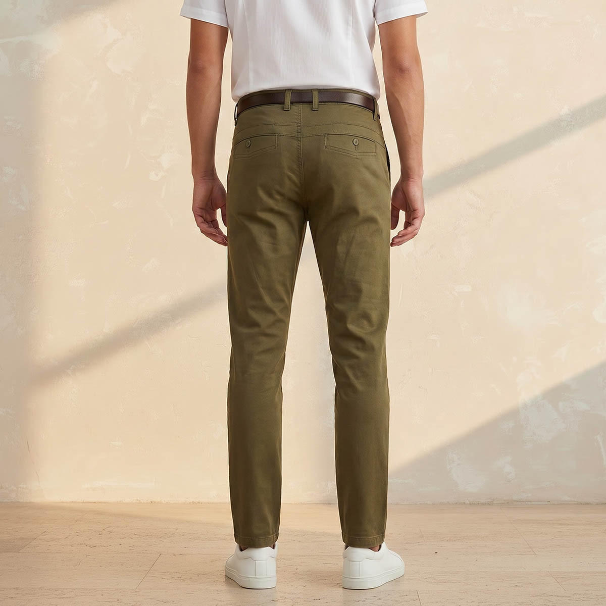 بنطال تشينو قطن بقصة سليم وحزام من سبلاش سمارت-men-clothing-bottoms-trousersandchinos-chinos-image-4