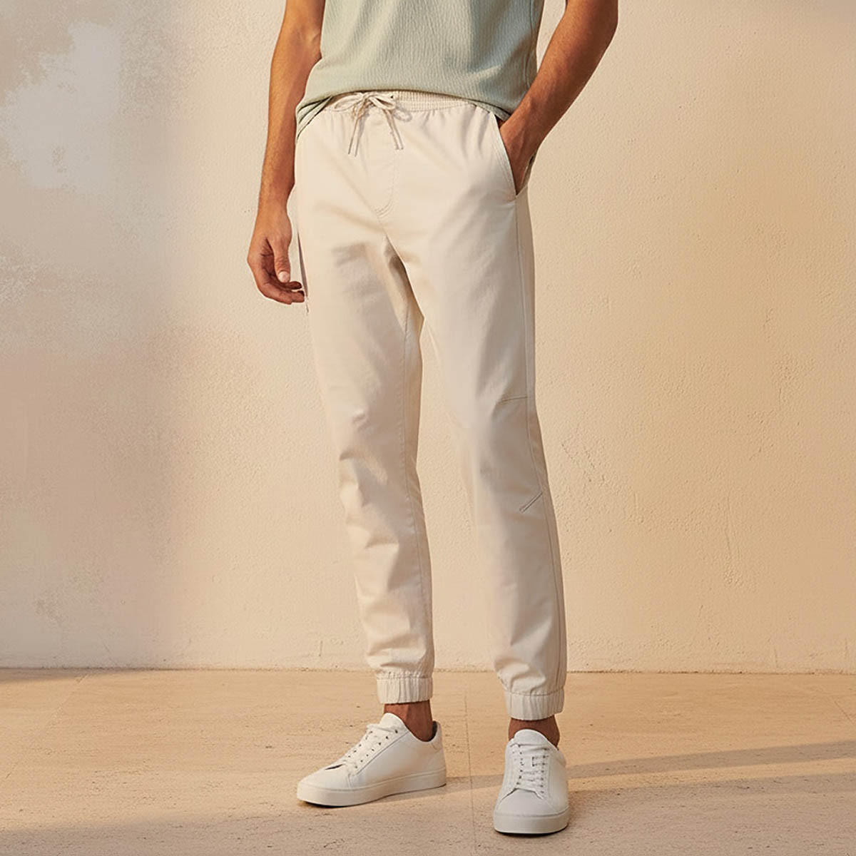 بنطلون رياضي بقصّة سليم وخصر مرن من سبلاش سمارت-men-clothing-bottoms-joggers-image-1