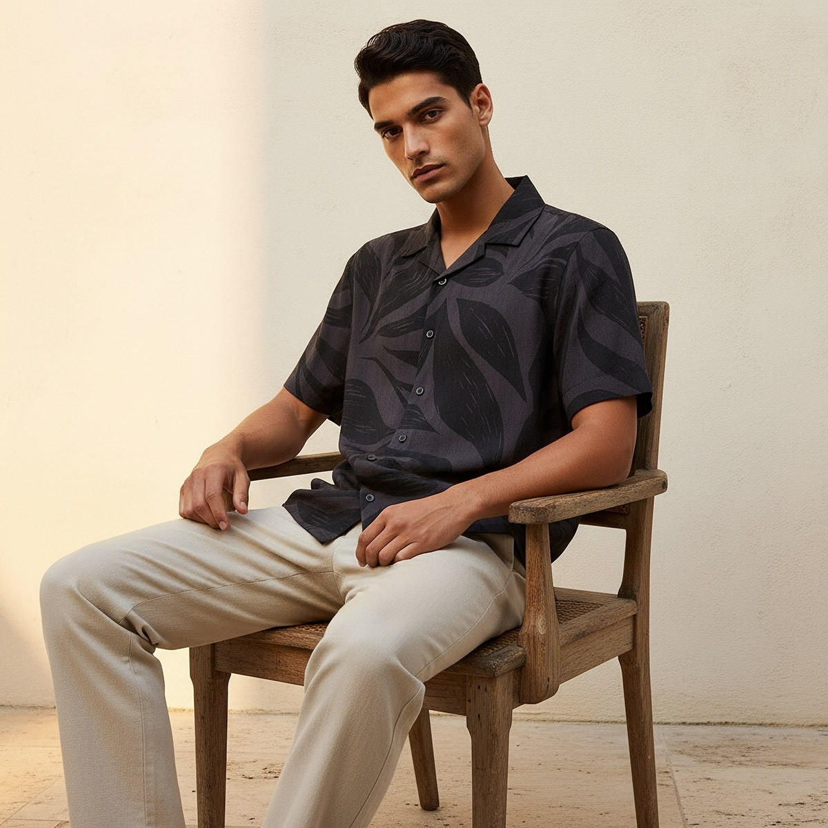 قميص ريزورت بطبعات وياقة وقصة عادية وأكمام قصيرة من سبلاش سمارت-men-clothing-shirts-image-6