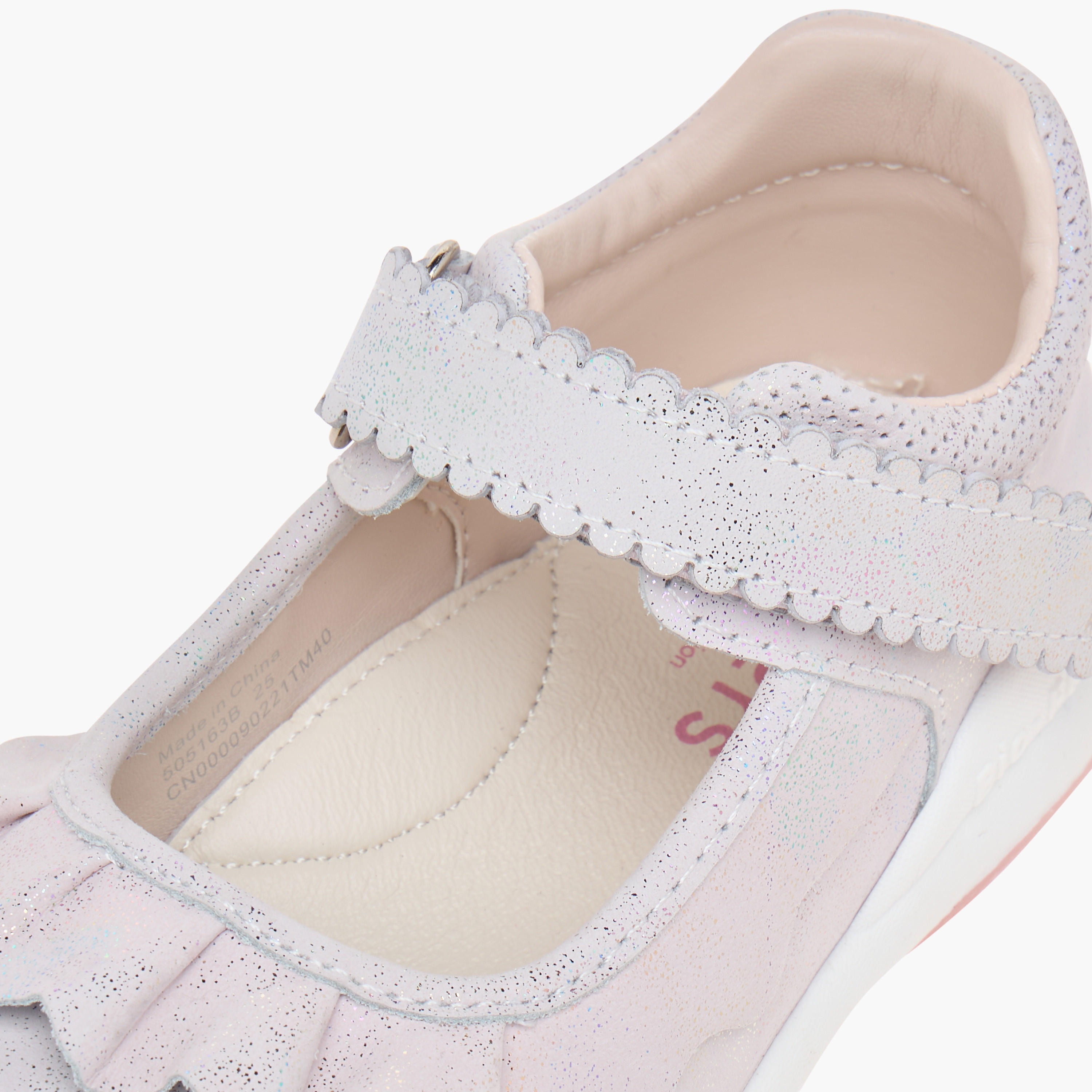 حذاء ماري جين بارز الملمس بشريط إغلاق لاصق من جونيورز-girls-shoes-maryjanes-image-5