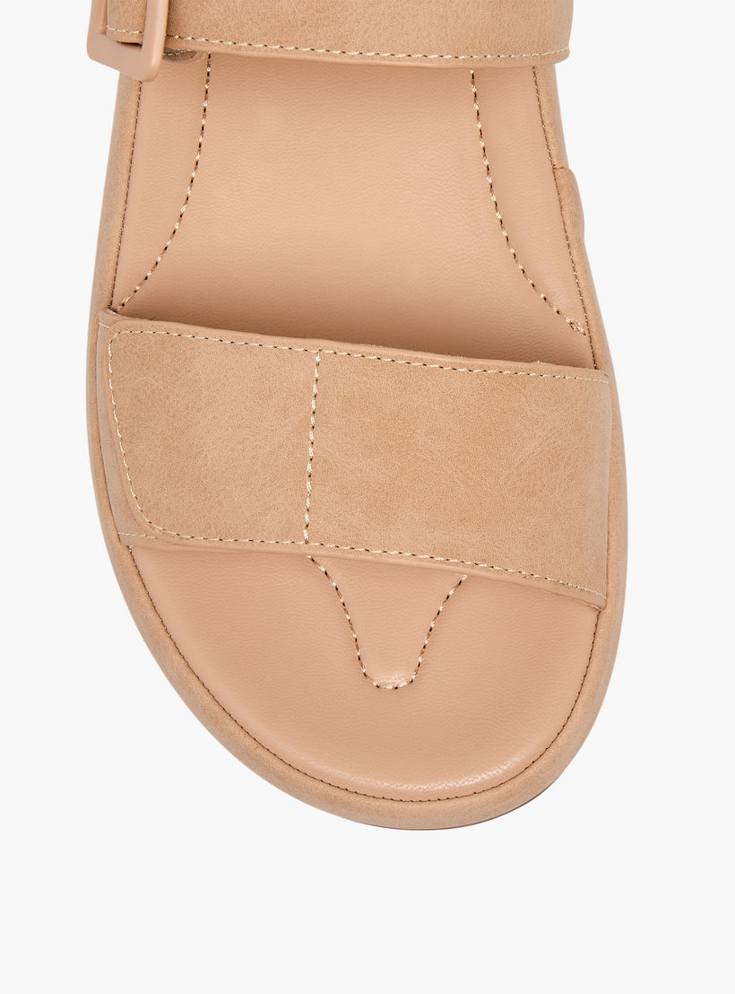 صندل جلد سويدي بتفاصيل إبزيم للنساء من لو كونفورت-women-shoes-sandals-flats-image-7