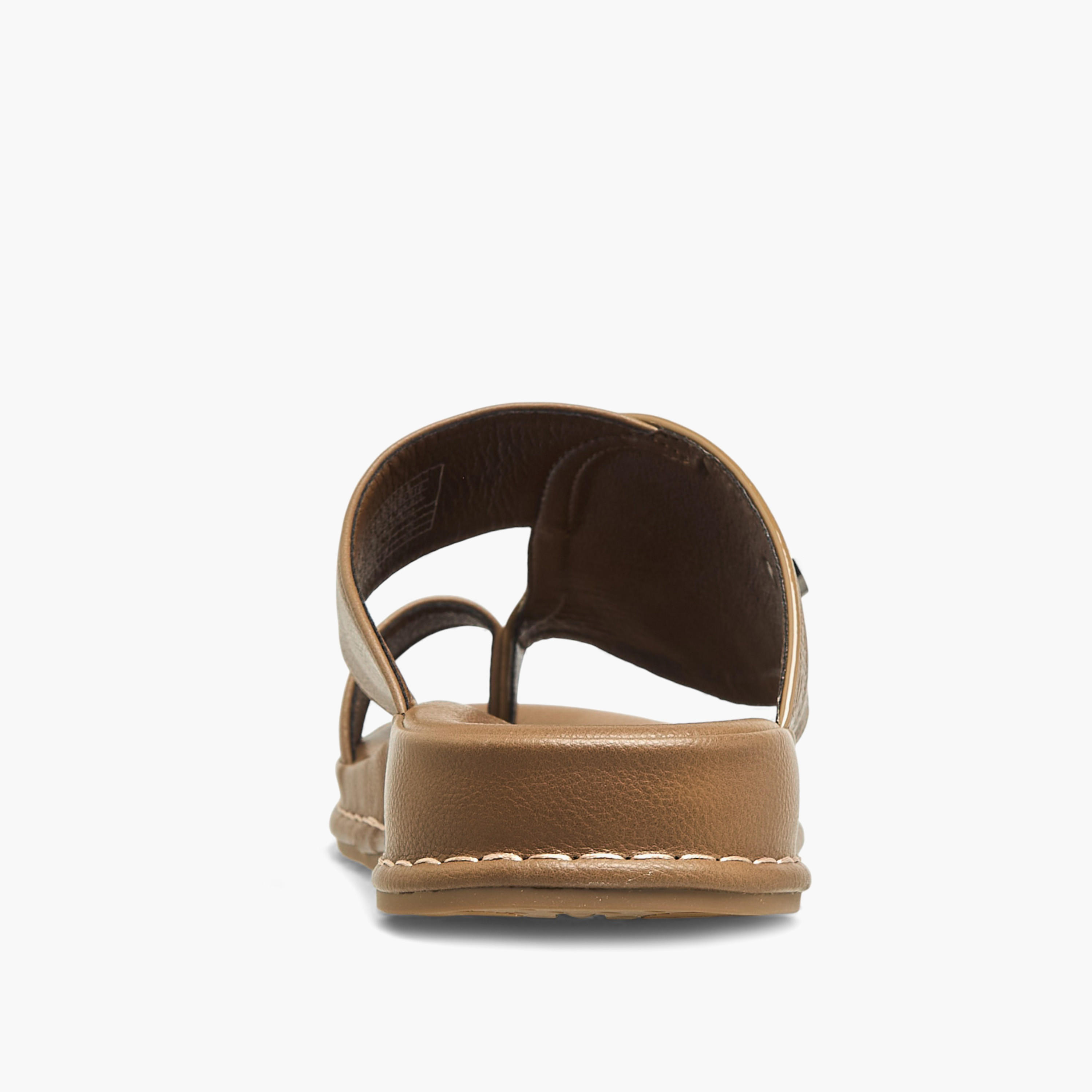 صندل عربي رجالي بتفاصيل حلقة إصبع من الواحة-men-shoes-sandals-image-5