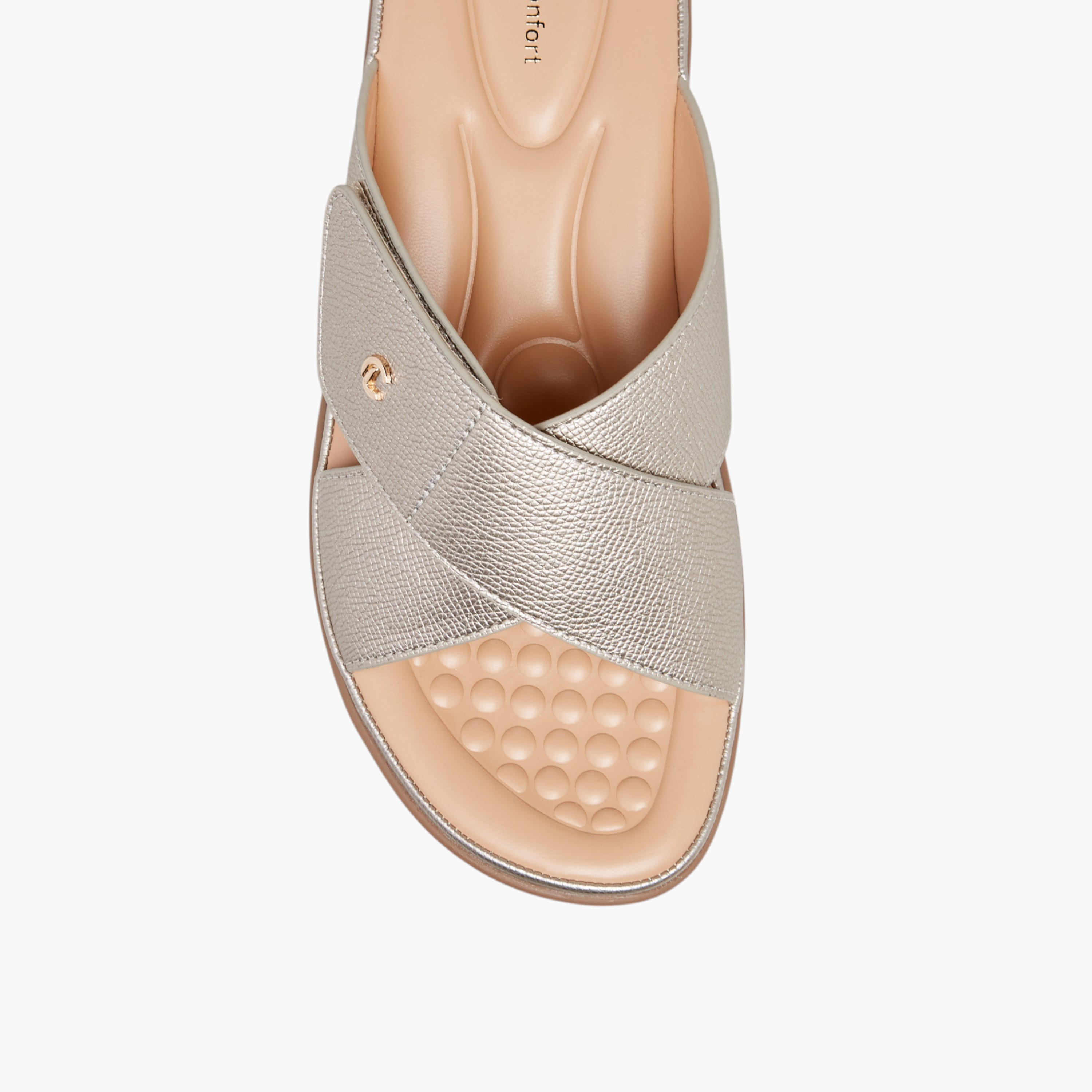 Le Confort Textured Slip-On Sandals-women-shoes-flats-sandals-image-4