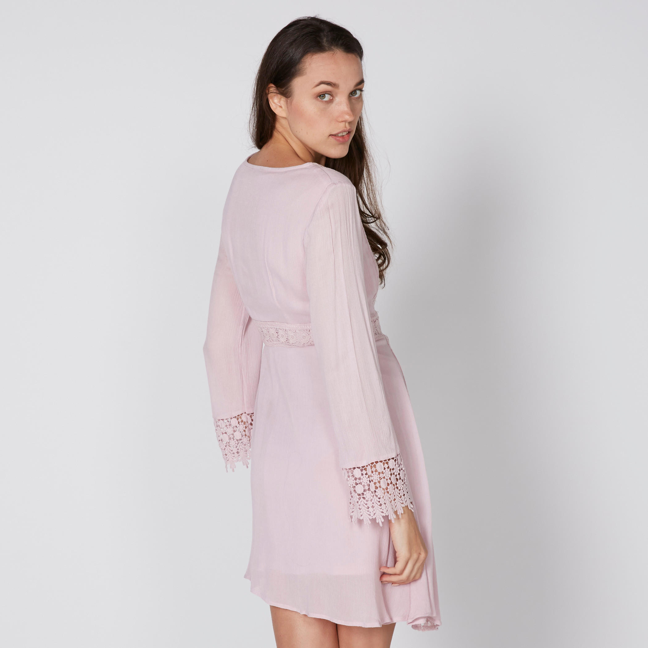 فستان مطرّز بياقة مستديرة وتفاصيل دانتيل-women-clothing-dresses-image-4