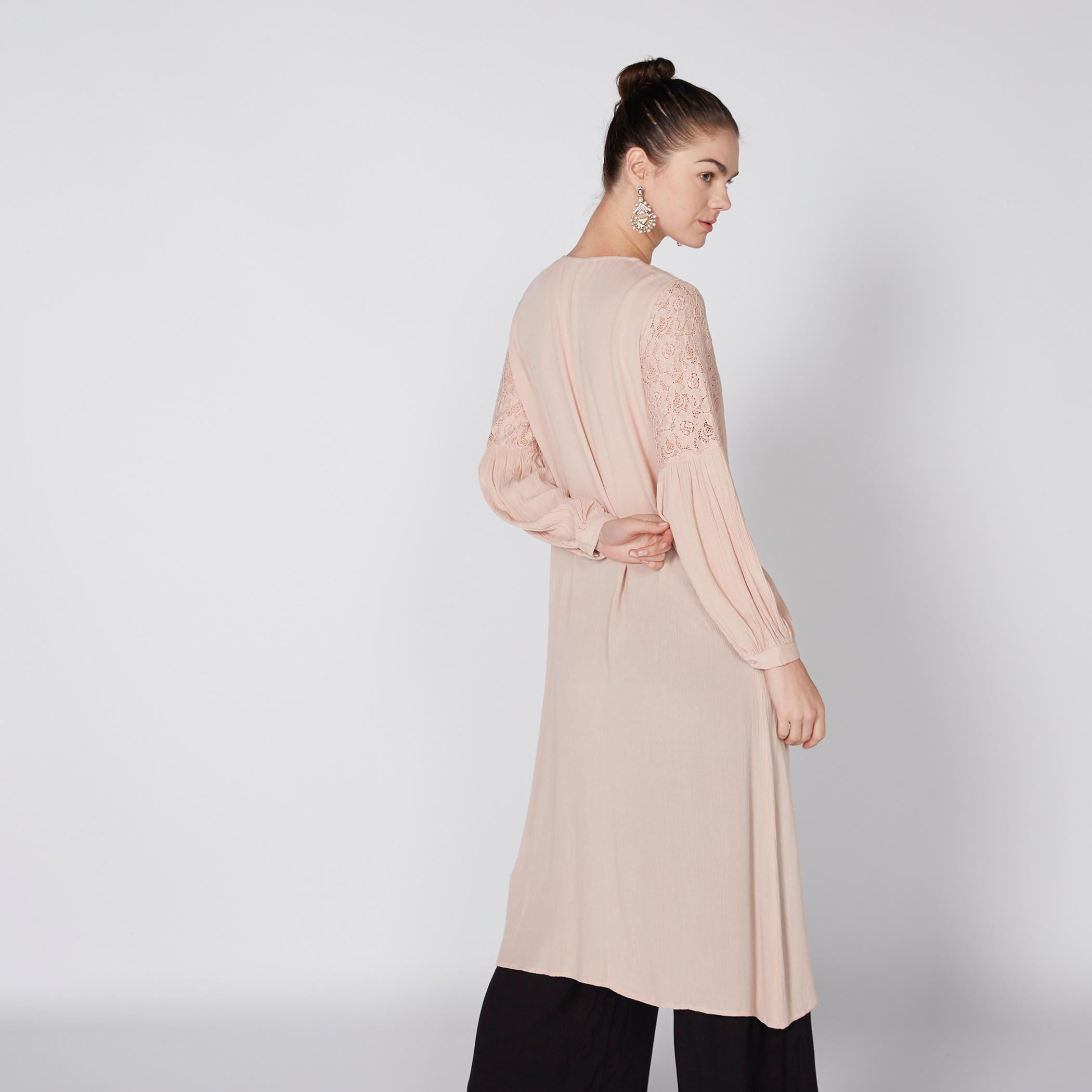 تونيك بأكمام طويلة وشرّابات وتفاصيل دانتيل-women-clothing-shirtsandblouses-blouses-image-3