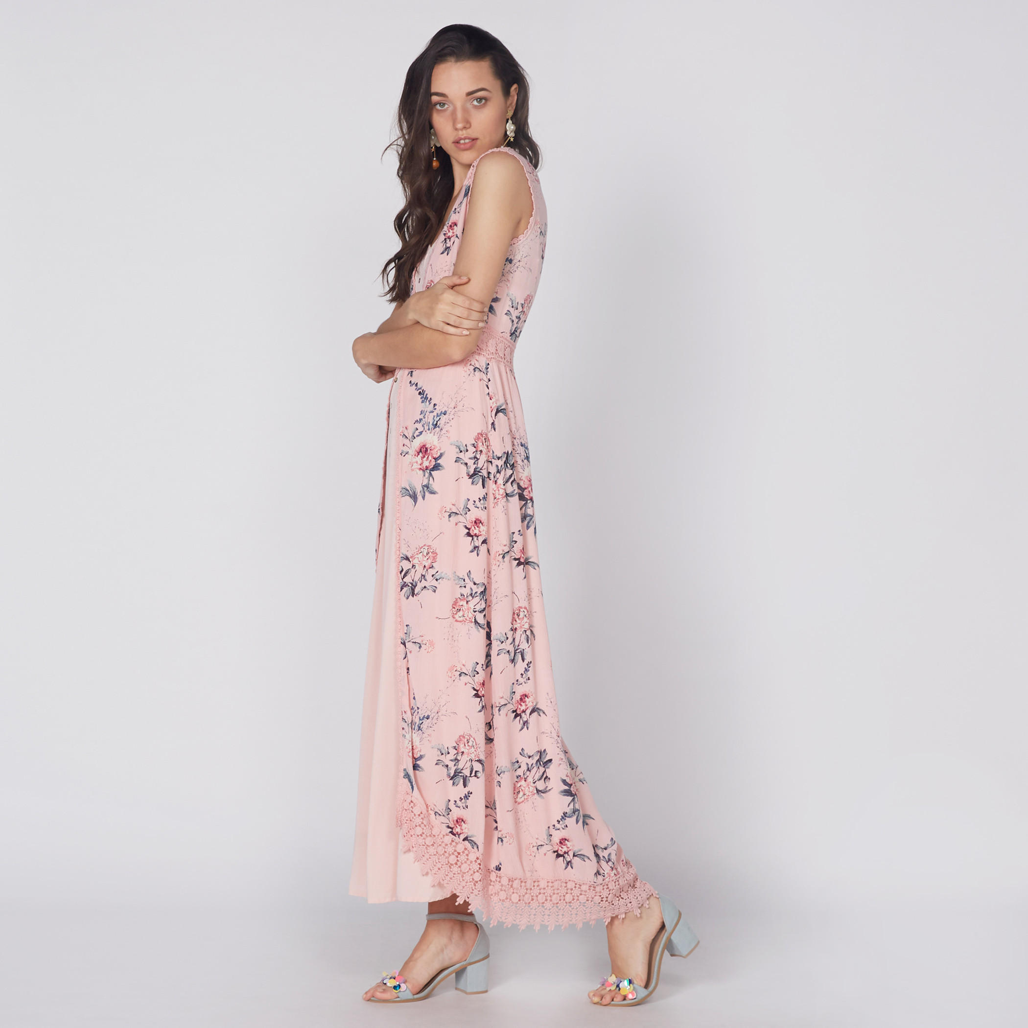 سترة طويلة دون أكمام ومفتوحة من الأمام بطبعات وتفاصيل دانتيل-women-clothing-shirtsandblouses-blouses-image-7