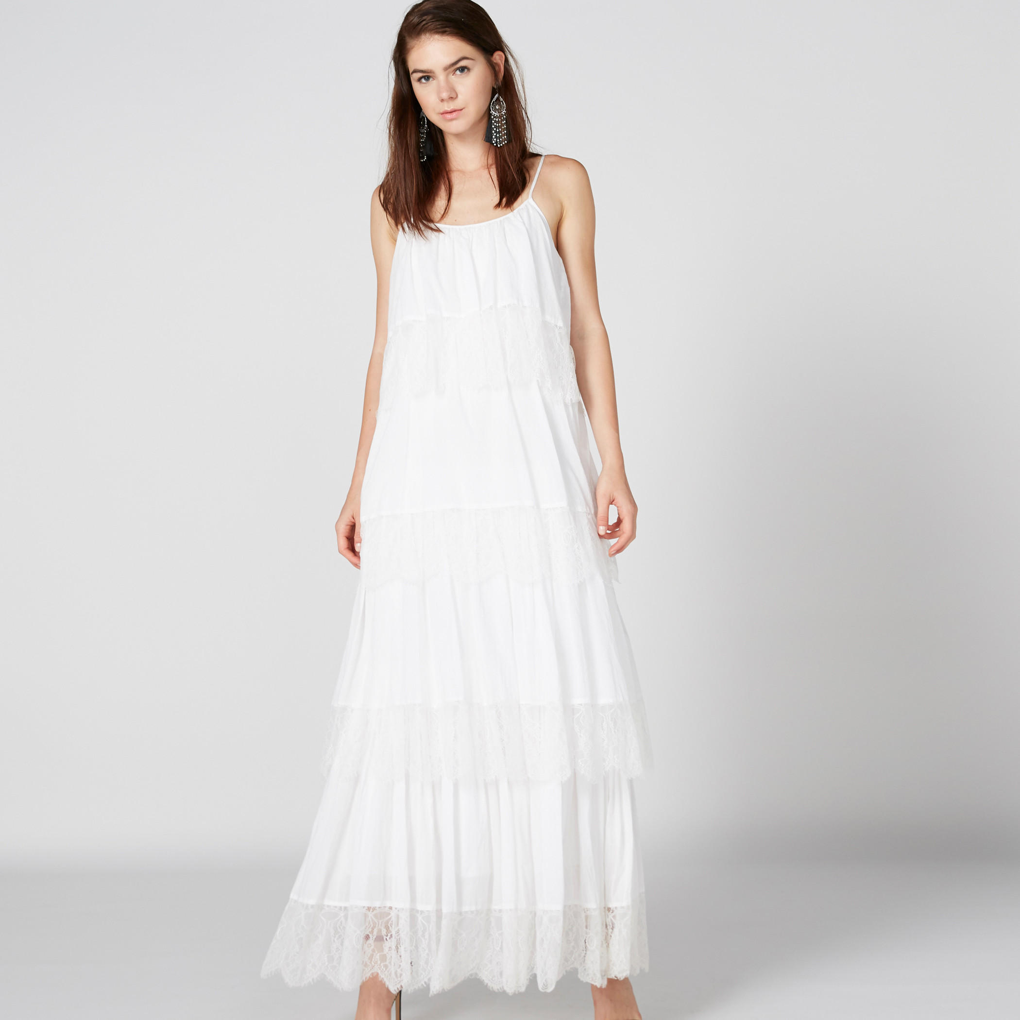 فستان طويل بحمّالات رفيعة وتفاصيل دانتيل-women-clothing-dresses-image-2