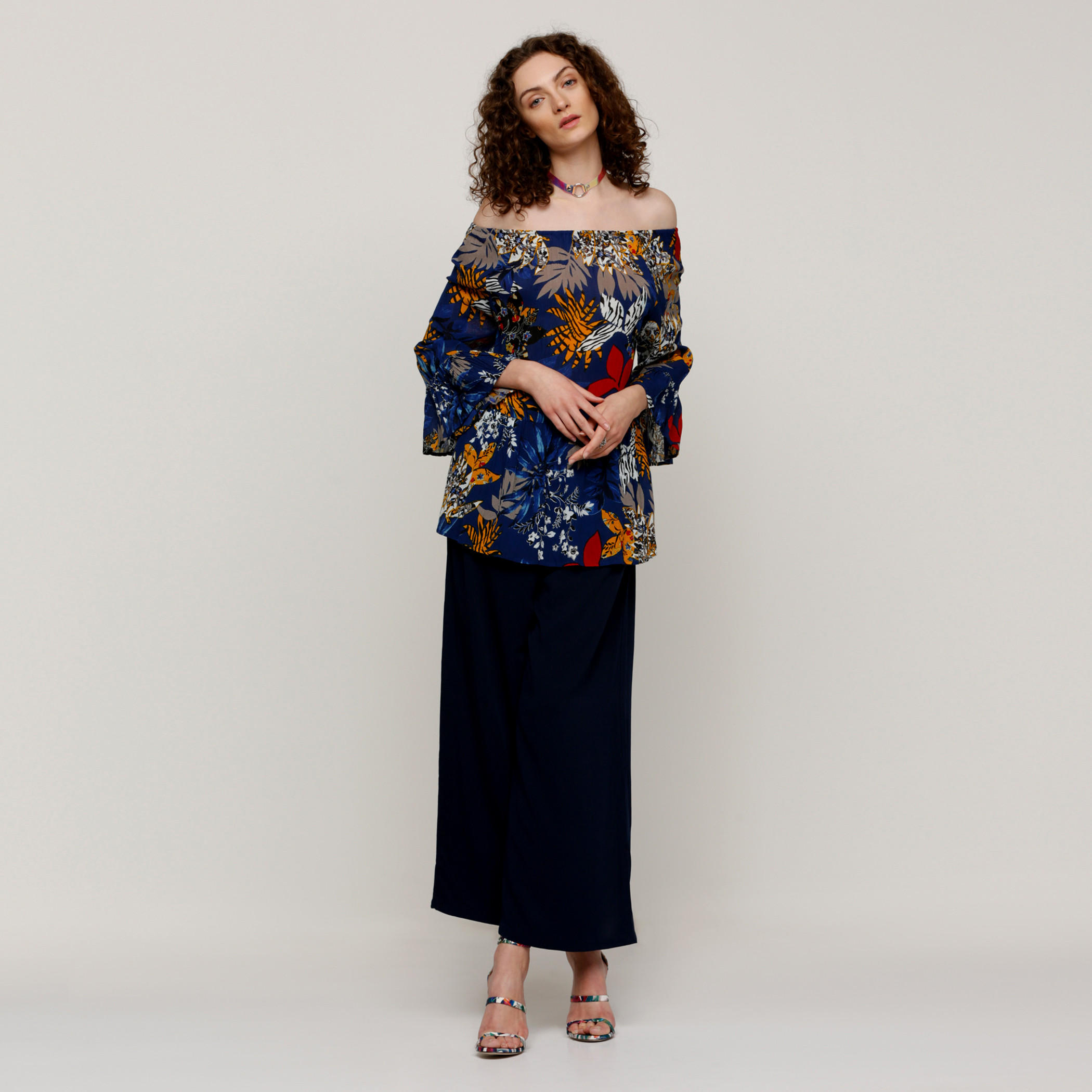 بلوزة مكشوفة الأكتاف مع أكمام طويلة وطبعات-women-clothing-shirtsandblouses-blouses-image-5