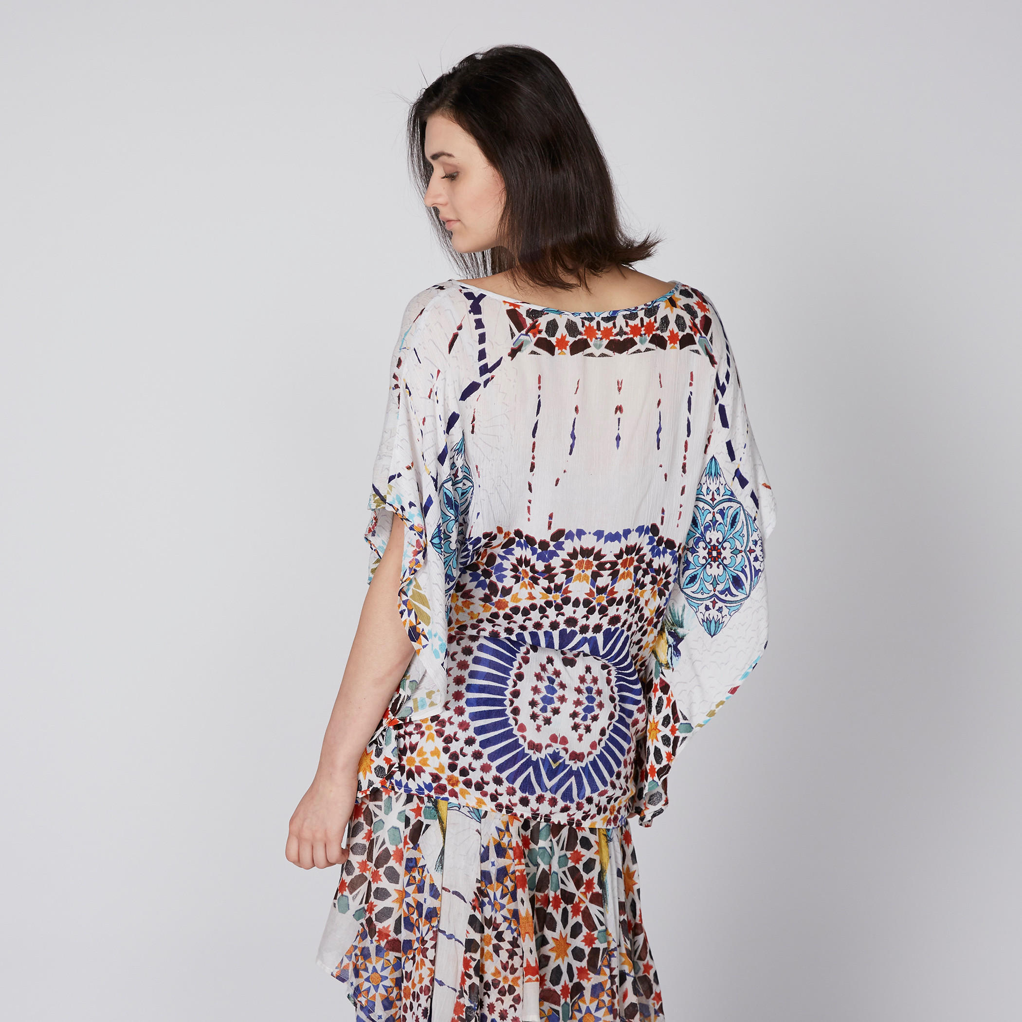 بلوزة برباط وشرّابات وطبعات-women-clothing-shirtsandblouses-blouses-image-3