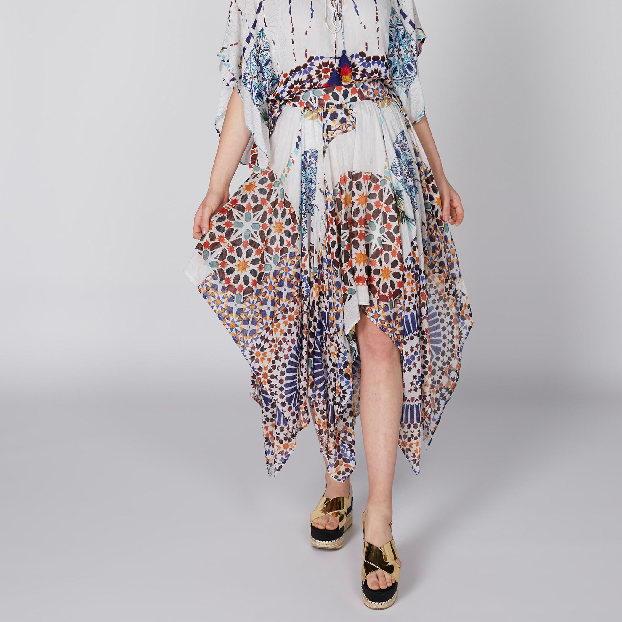 تنورة ميدي بطبعات وأطراف غير مستوية-women-clothing-bottoms-skirts-image-2