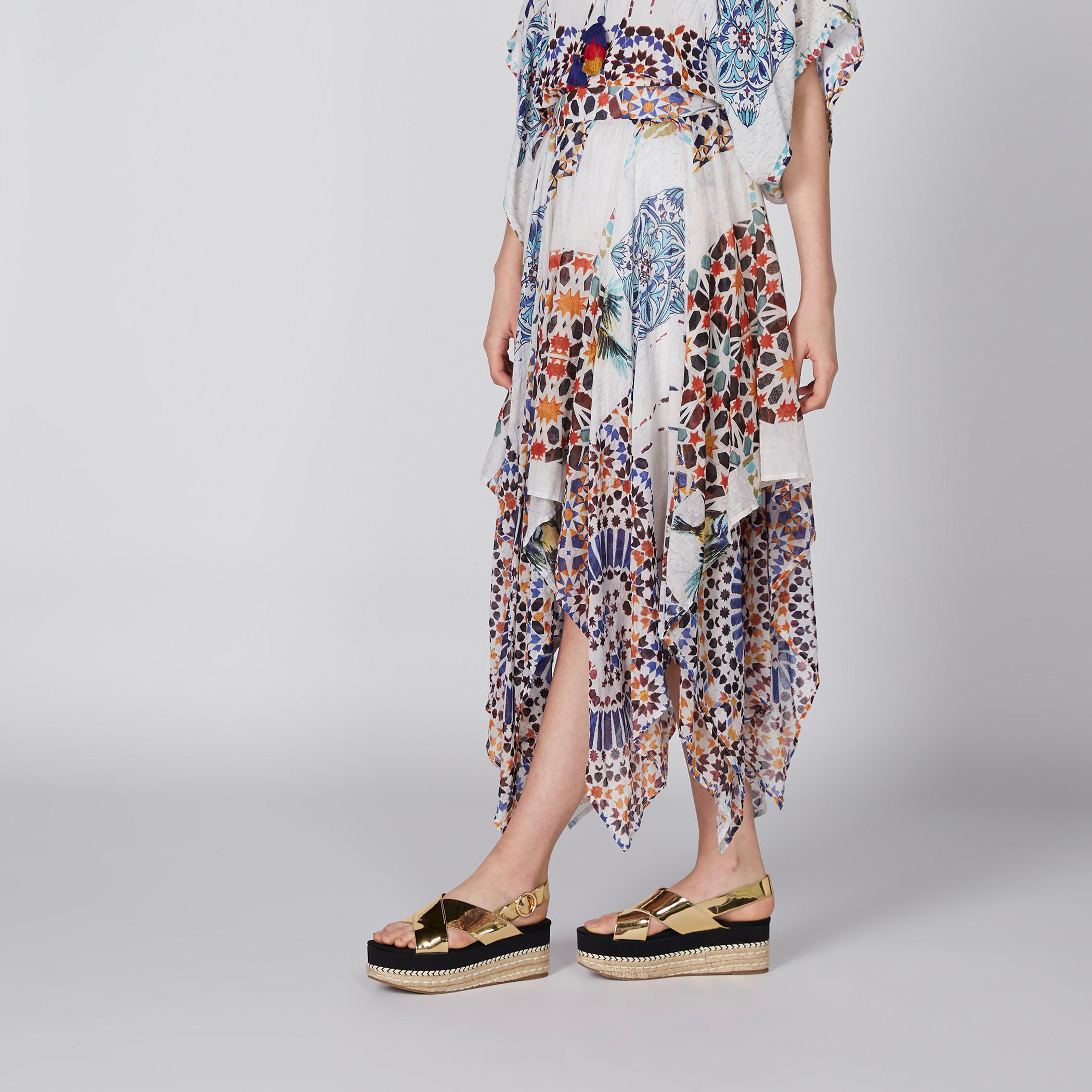 تنورة ميدي بطبعات وأطراف غير مستوية-women-clothing-bottoms-skirts-image-4