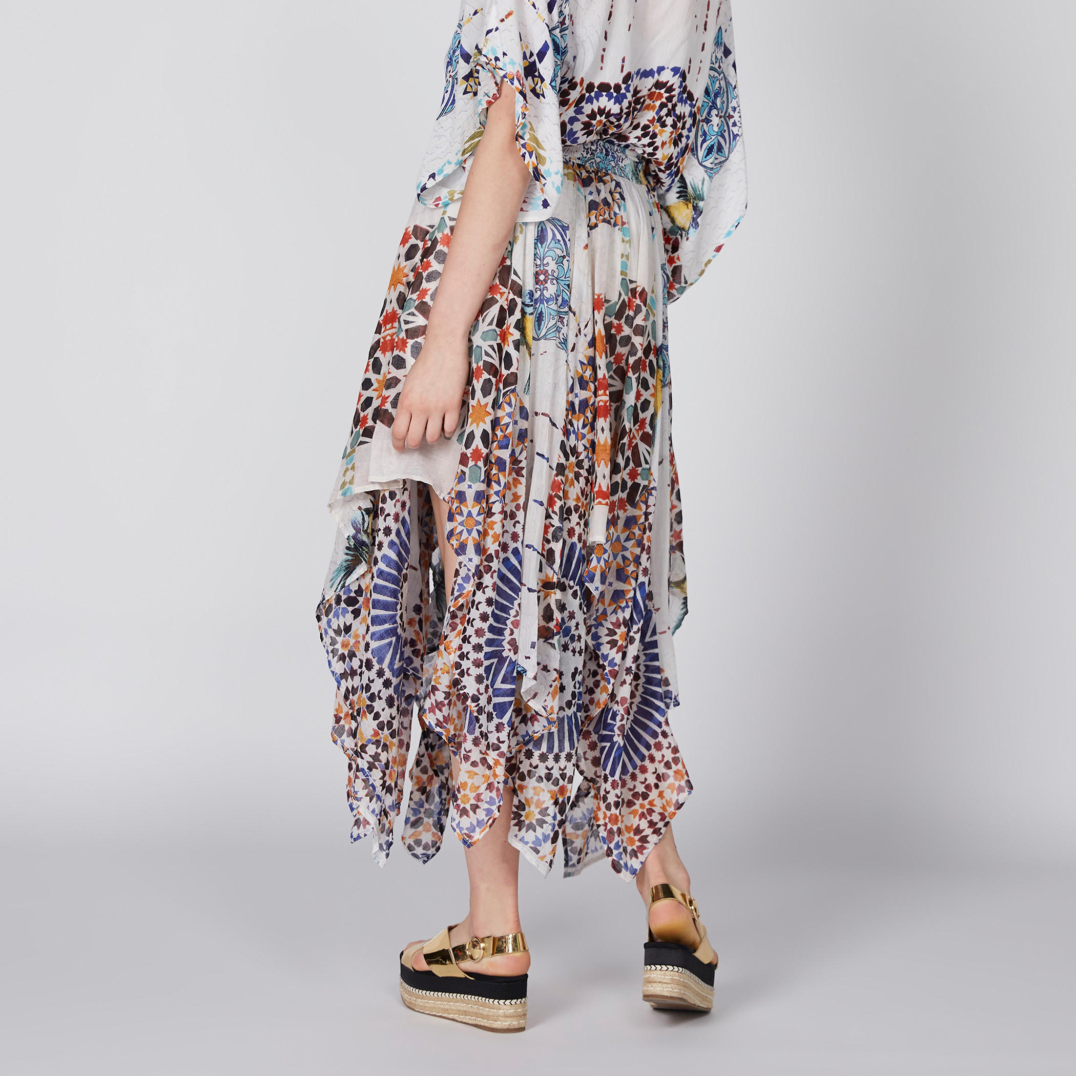تنورة ميدي بطبعات وأطراف غير مستوية-women-clothing-bottoms-skirts-image-5